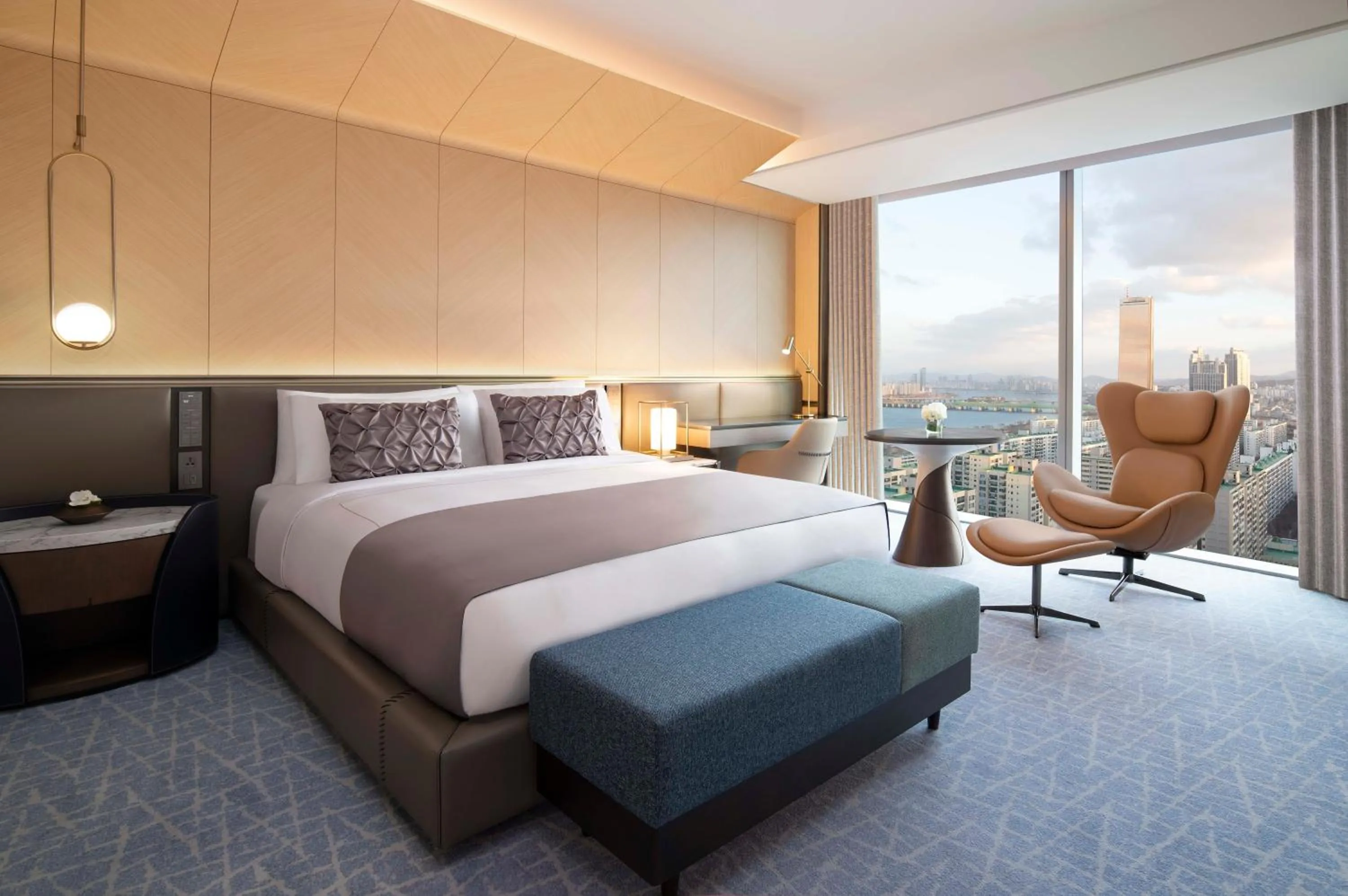 Bedroom, Bed in Fairmont Ambassador Seoul