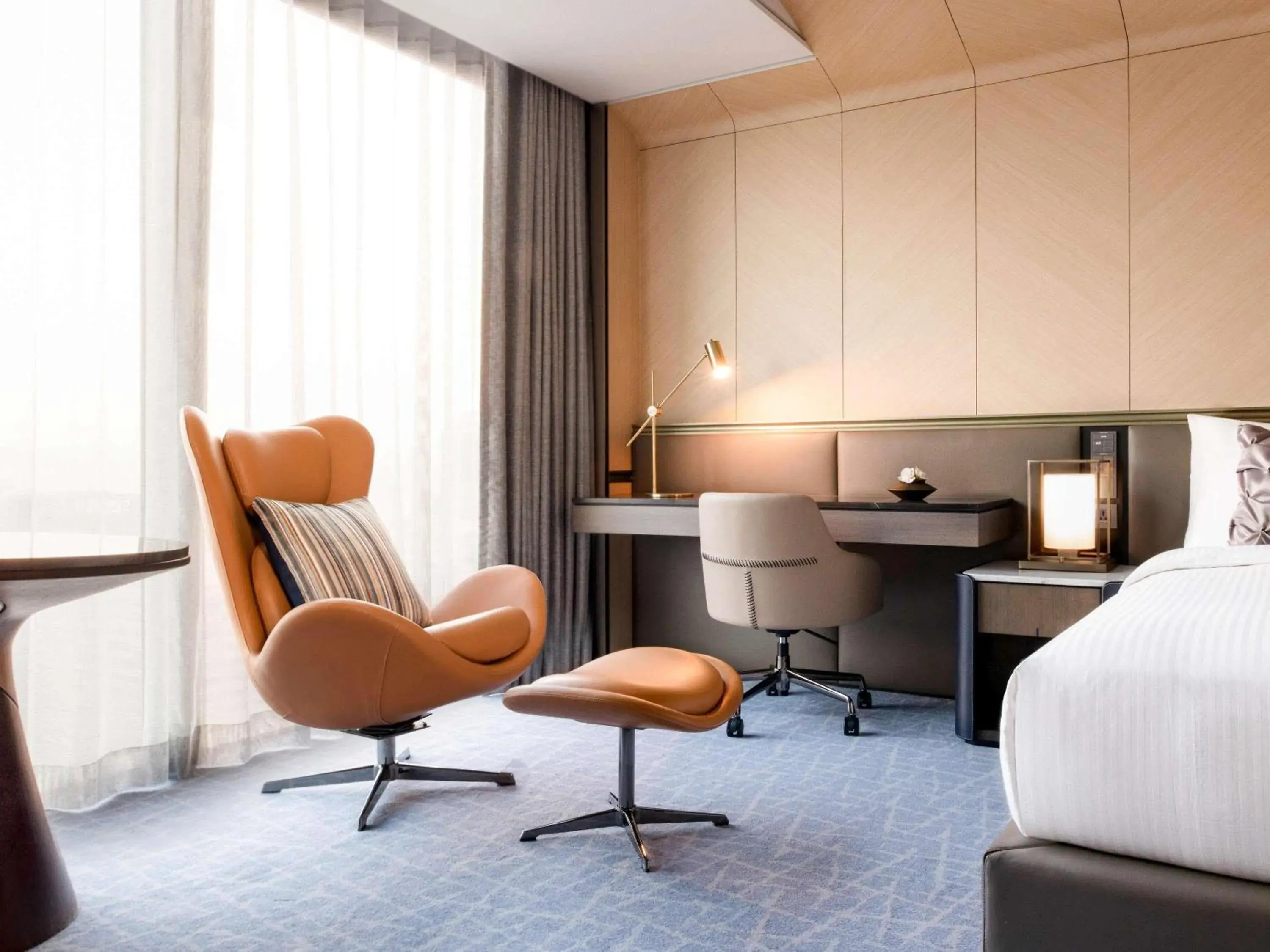 Fairmont Deluxe King Room with Urban City View in Fairmont Ambassador Seoul Fairmont Deluxe King Room with Urban City View in Fairmont Ambassador Seoul