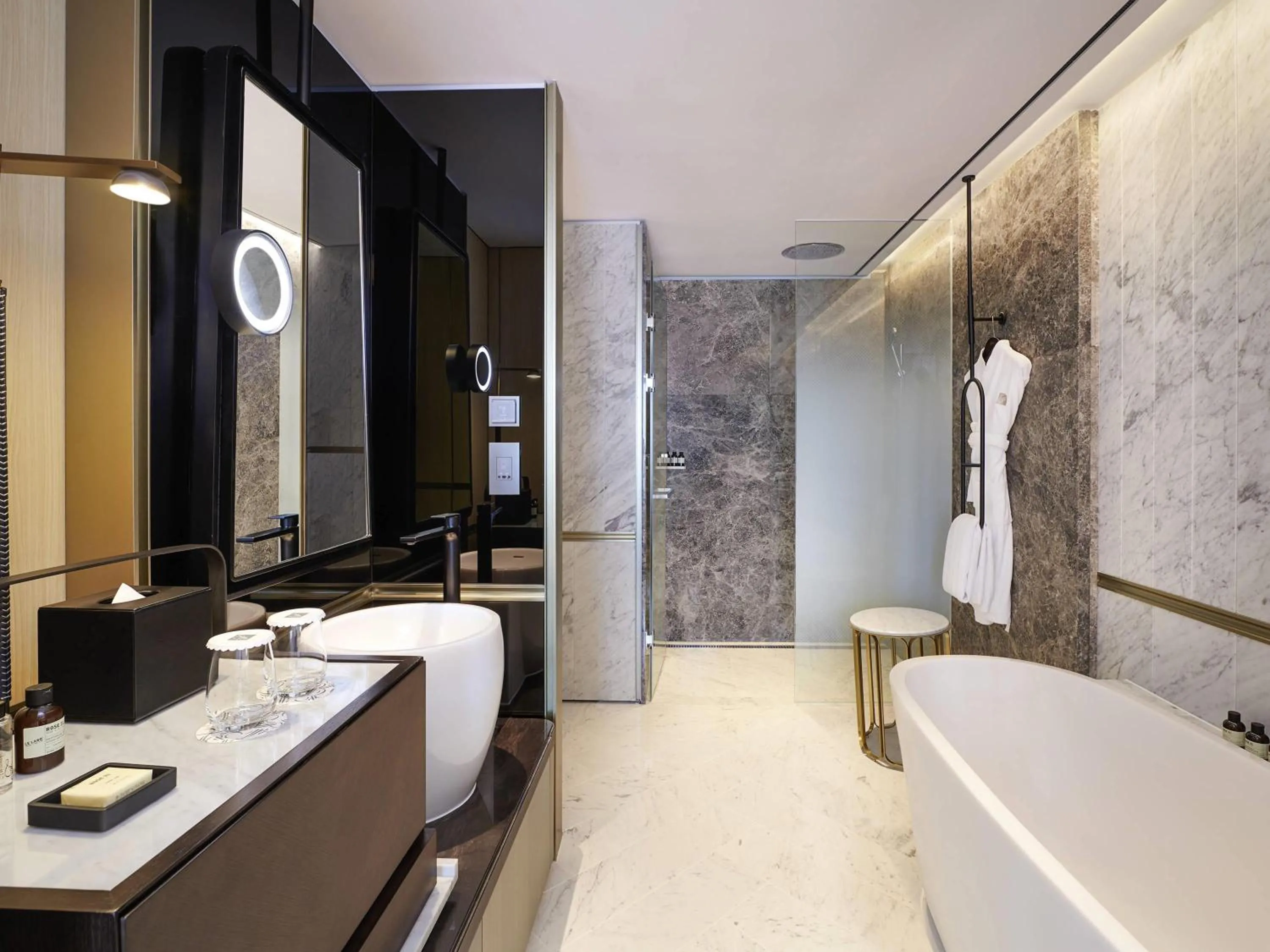 Bedroom in Fairmont Ambassador Seoul