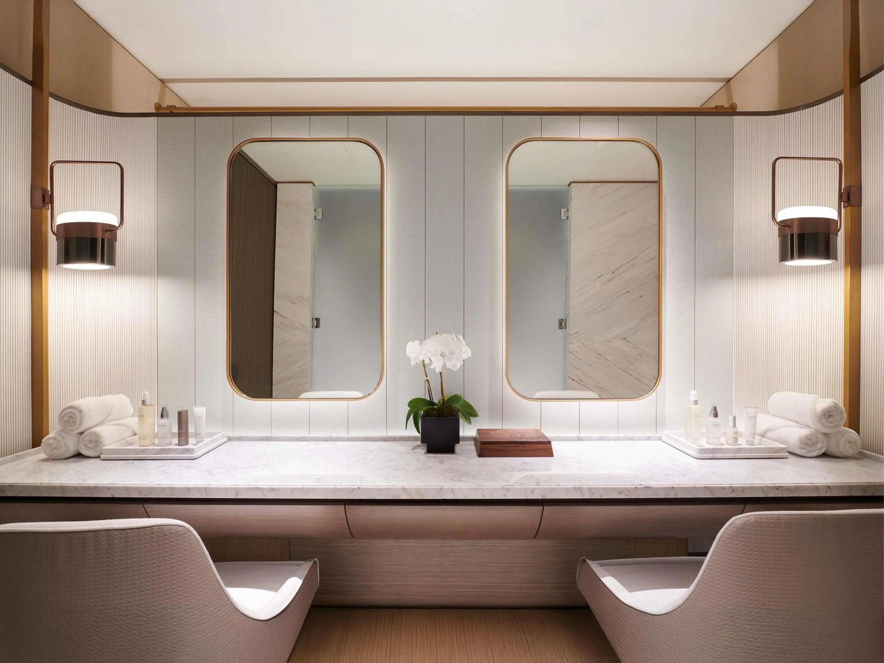 Spa and wellness centre/facilities, Bed in Fairmont Ambassador Seoul