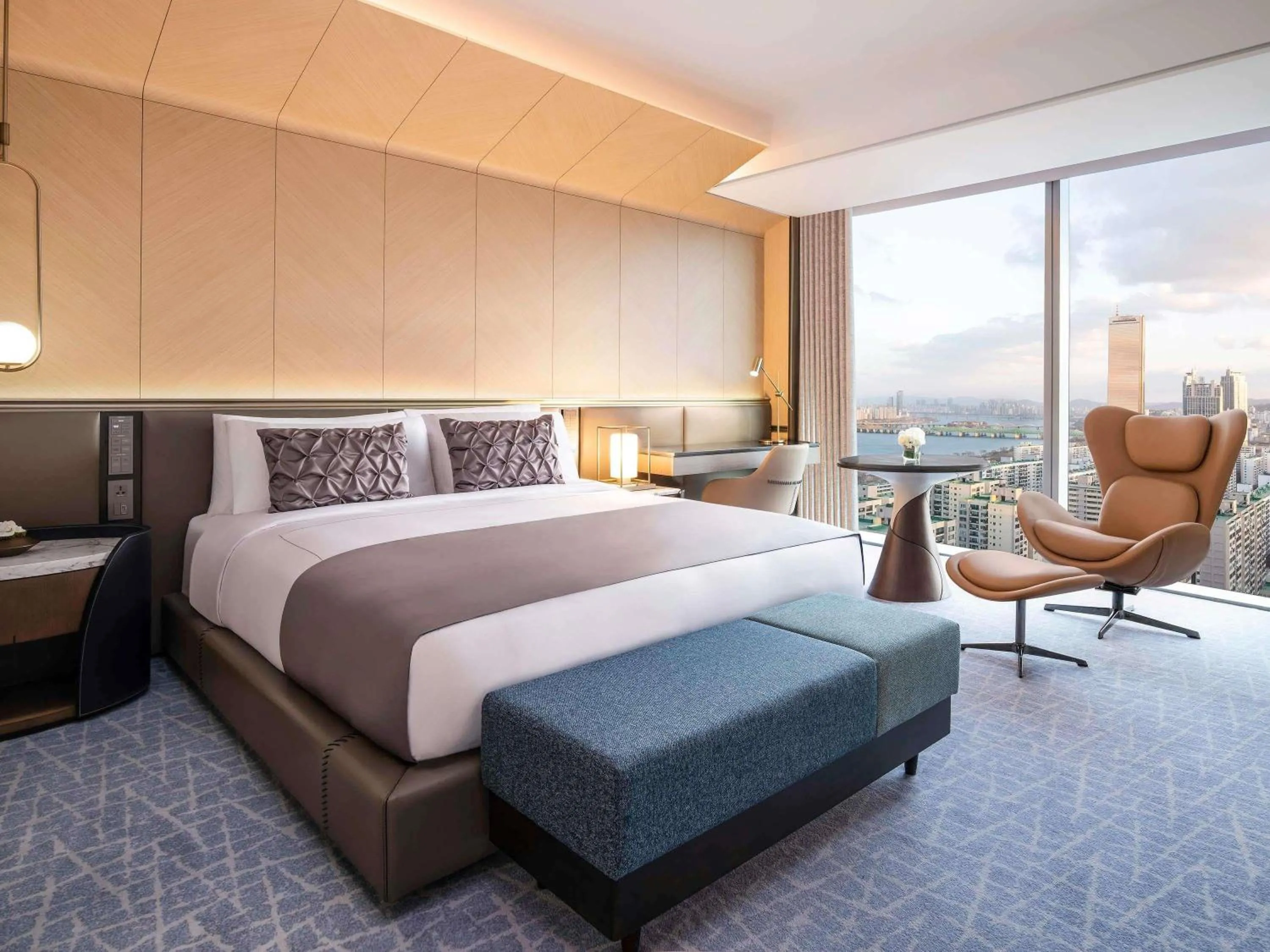 Bedroom, Bed in Fairmont Ambassador Seoul
