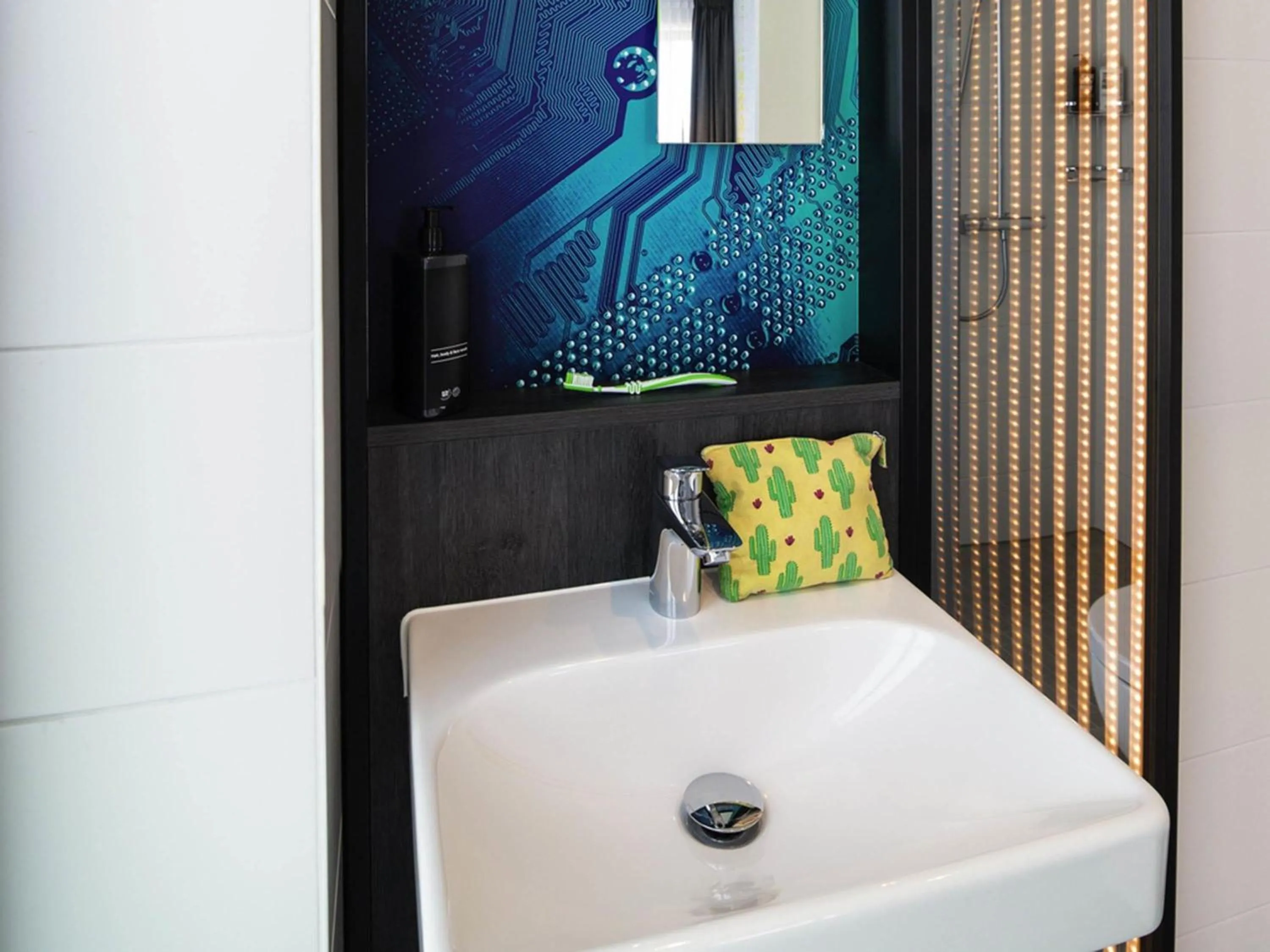 Bedroom in ibis Styles Delft City Centre