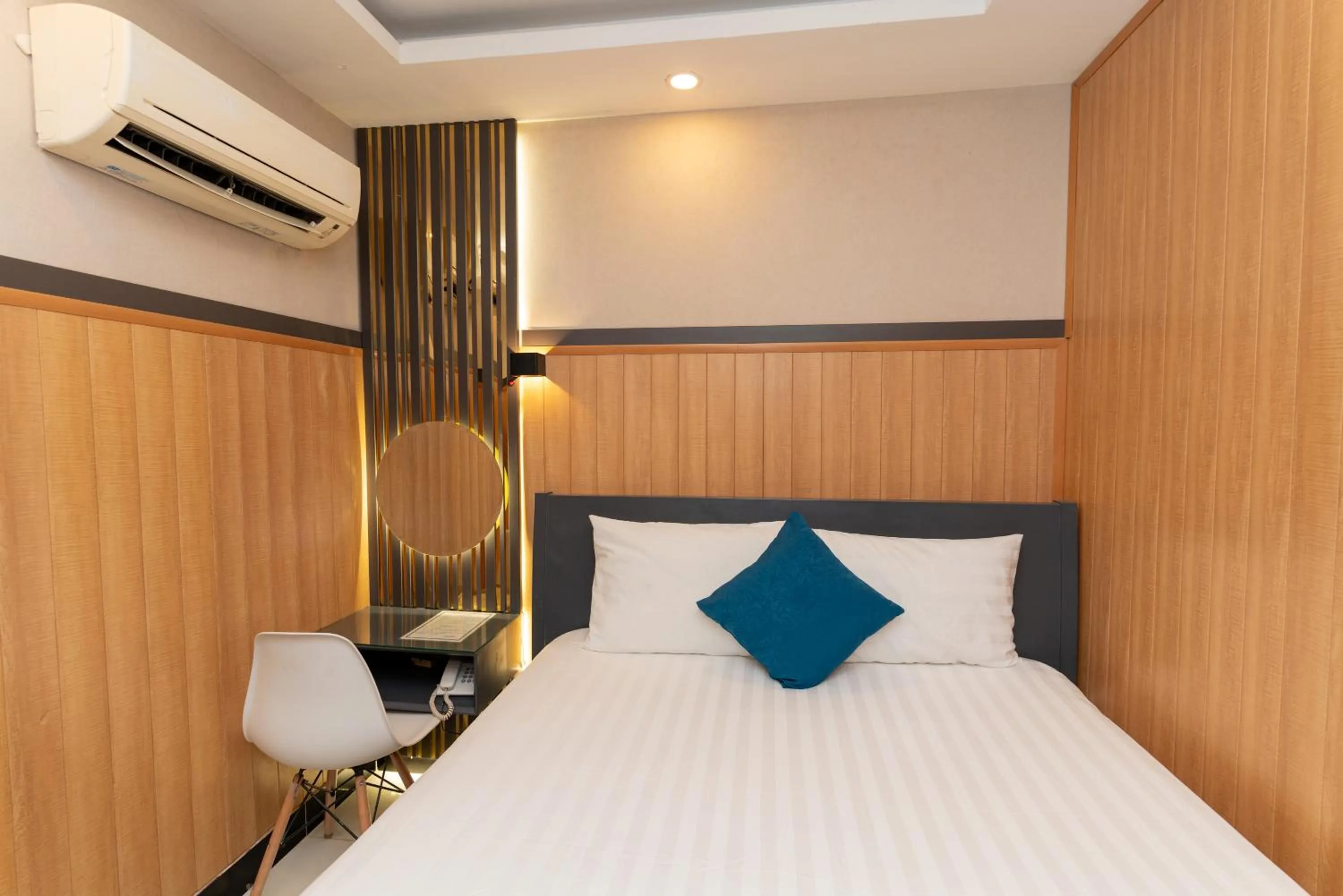 Bedroom, Bed in Prince Hotel