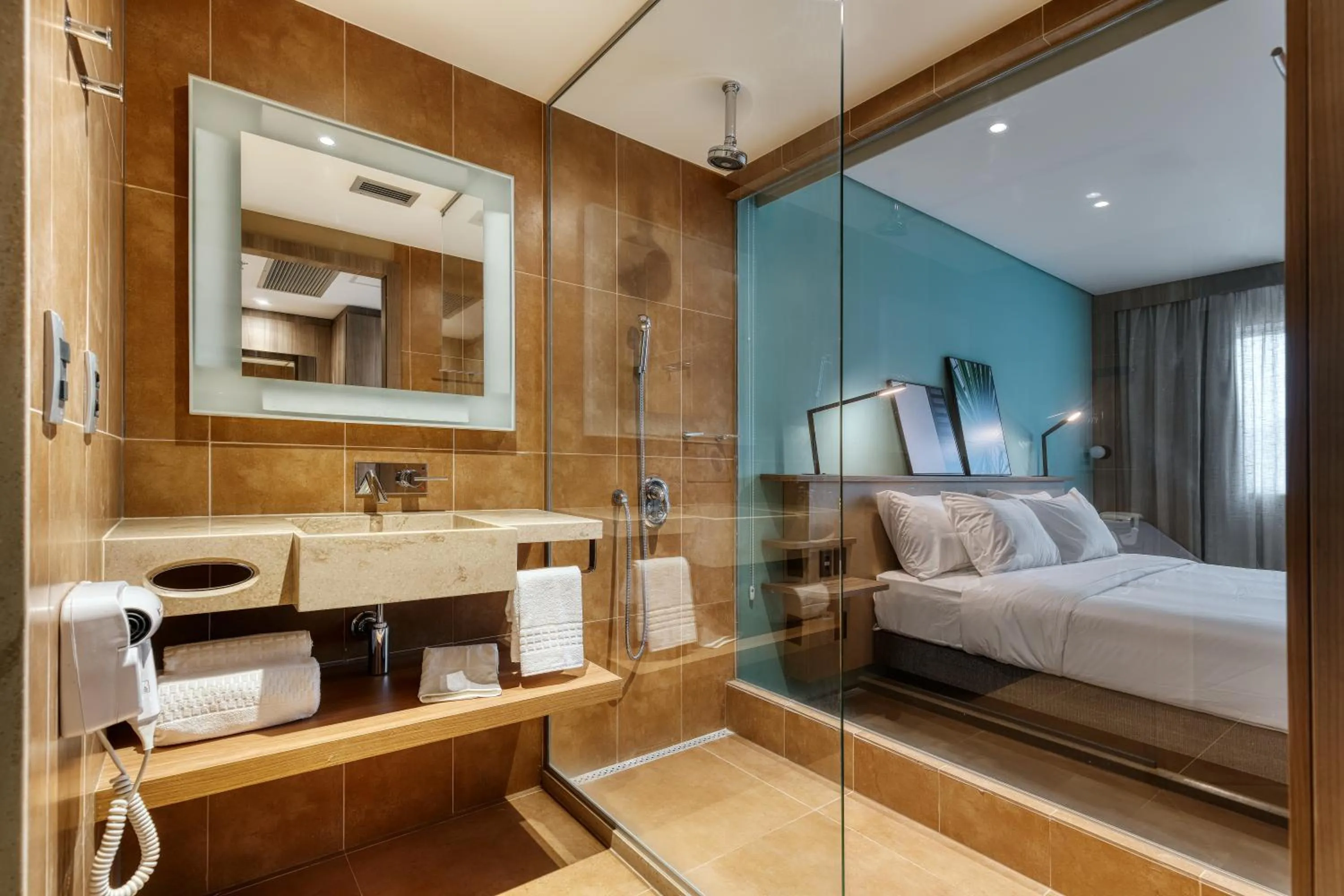 Bathroom, Bed in Novotel BH Savassi