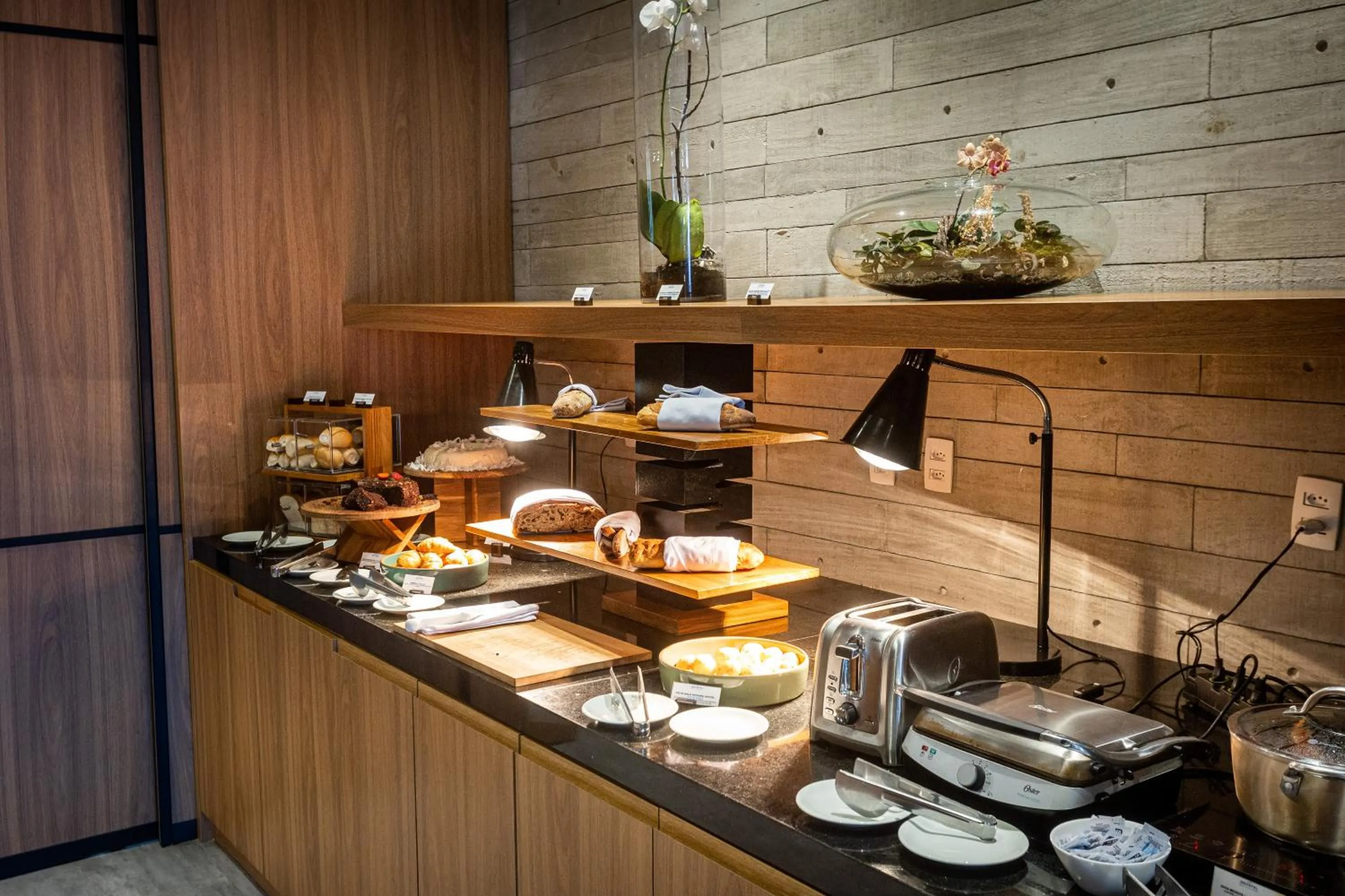 Restaurant/places to eat in Novotel BH Savassi