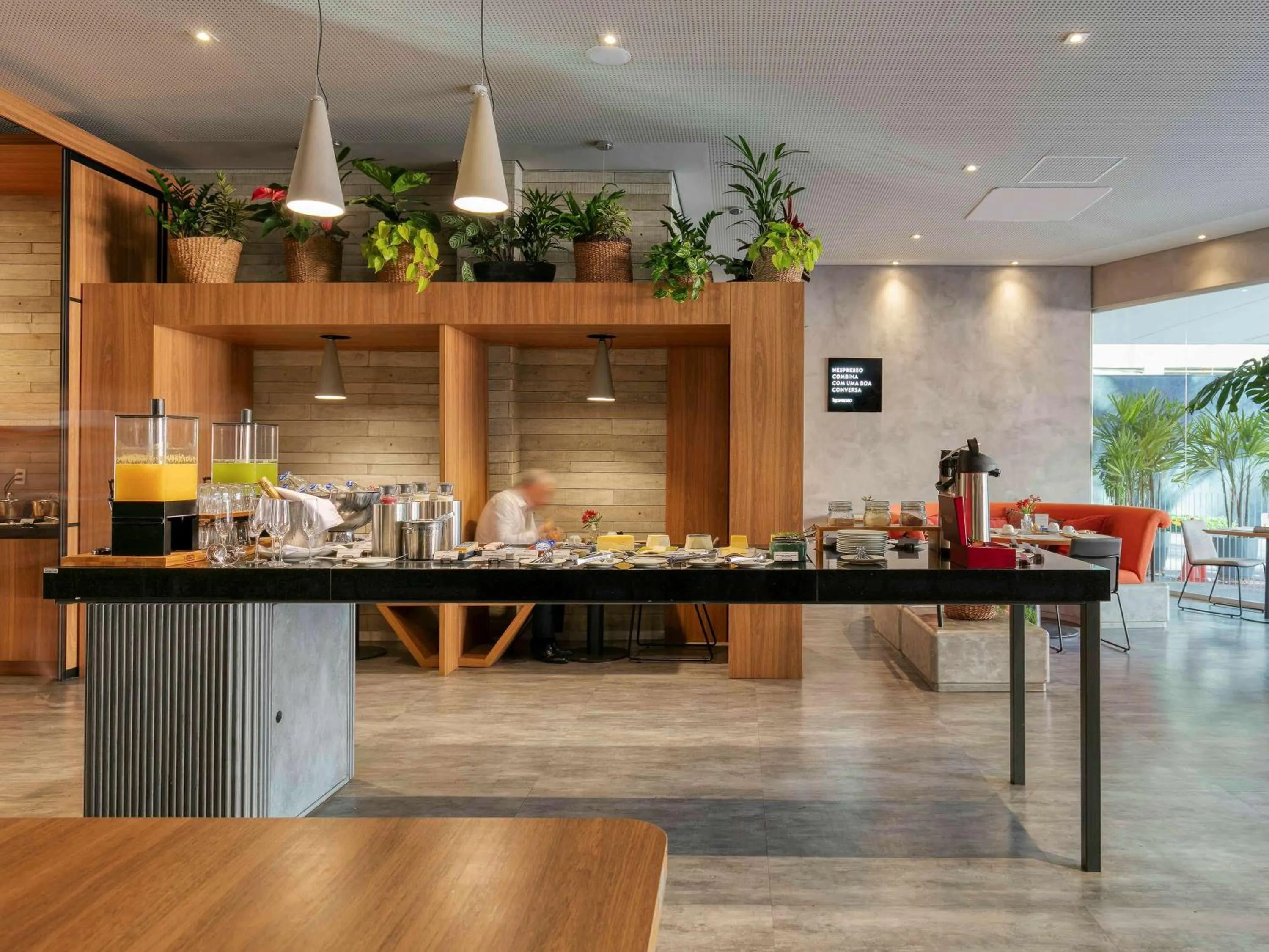 Restaurant/places to eat in Novotel BH Savassi