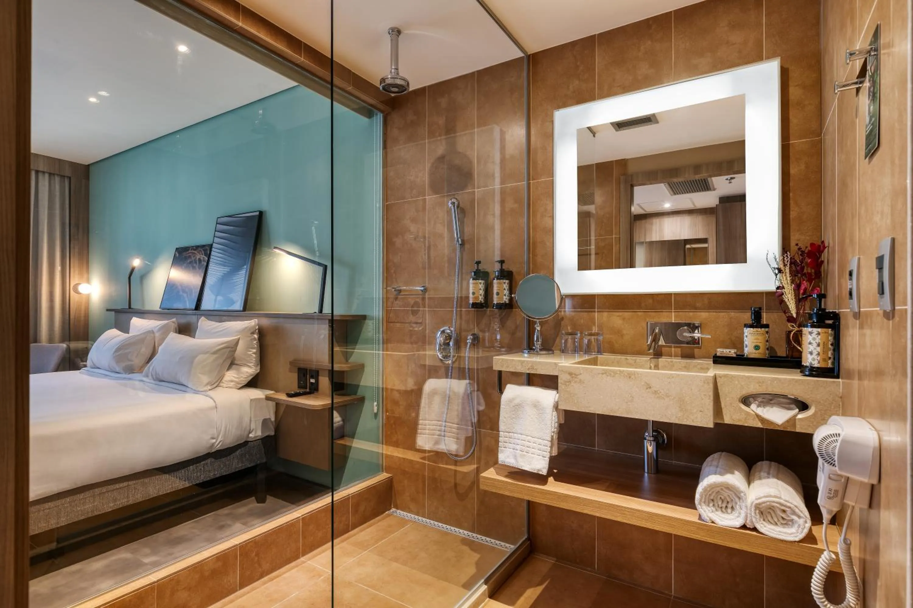 Bathroom, Bed in Novotel BH Savassi