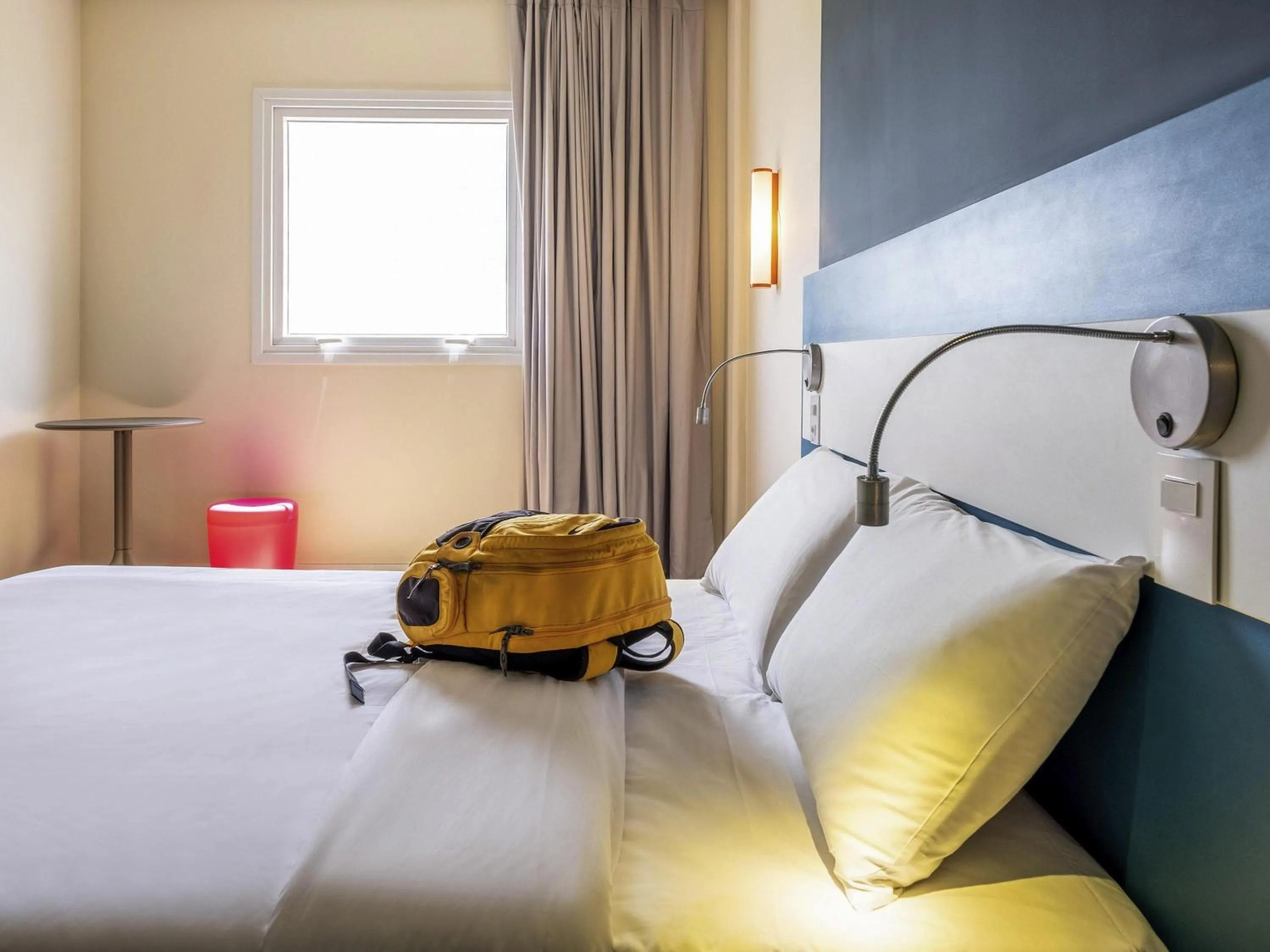 Property building, Bed in ibis budget Leme SP