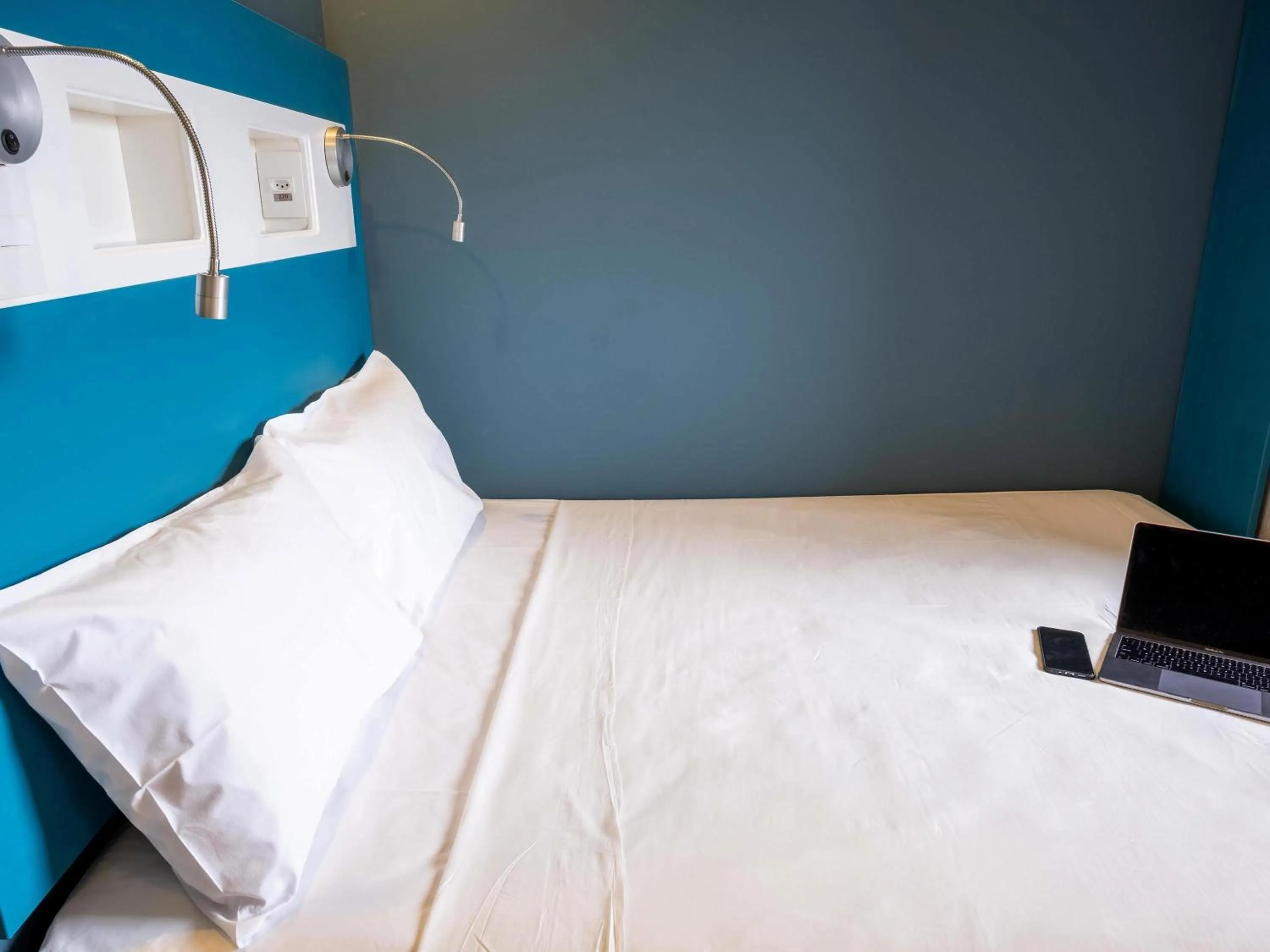 Bedroom, Bed in ibis budget Leme SP