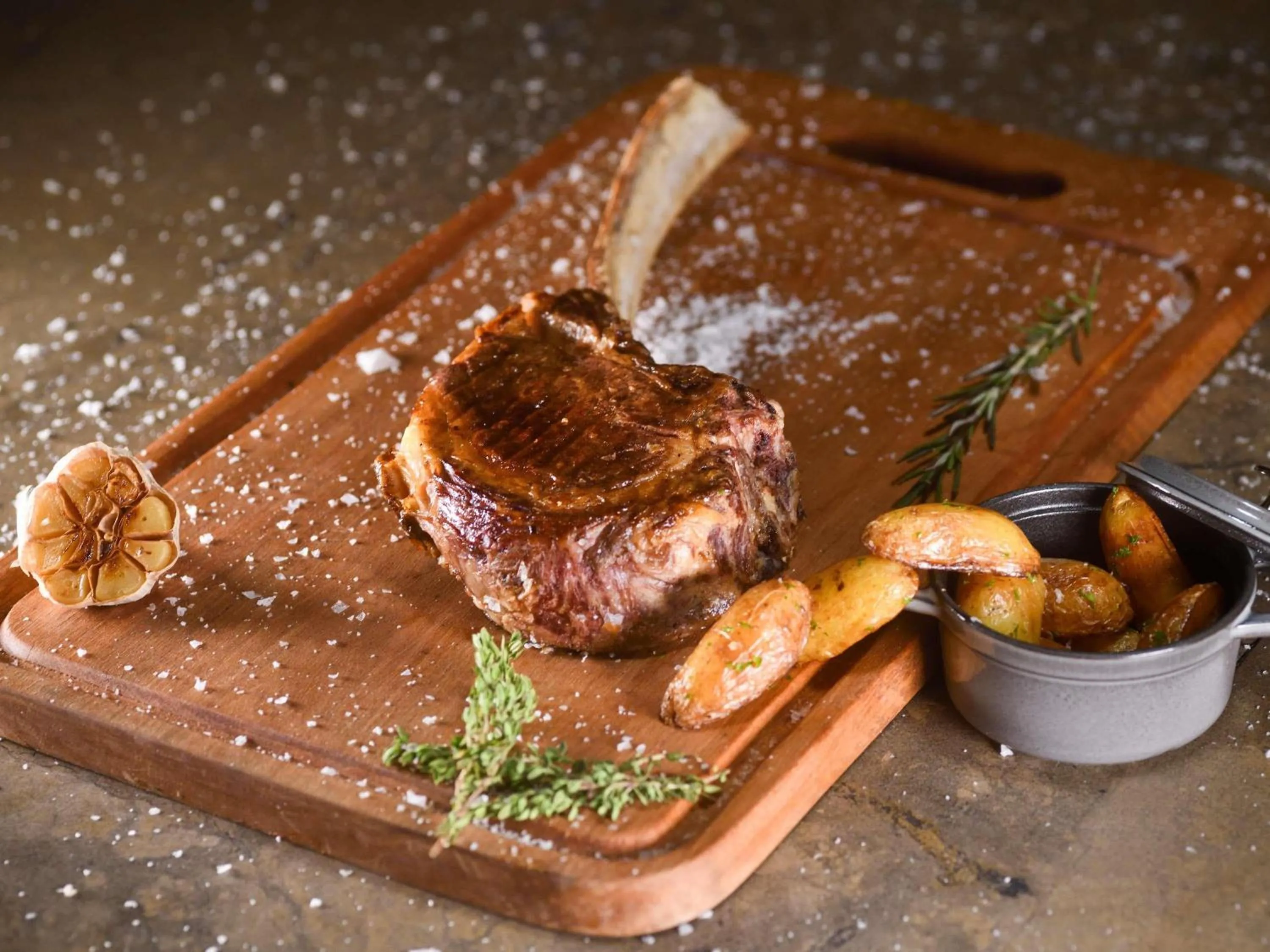 Restaurant/places to eat in Movenpick Hotel Abidjan-Accor Group