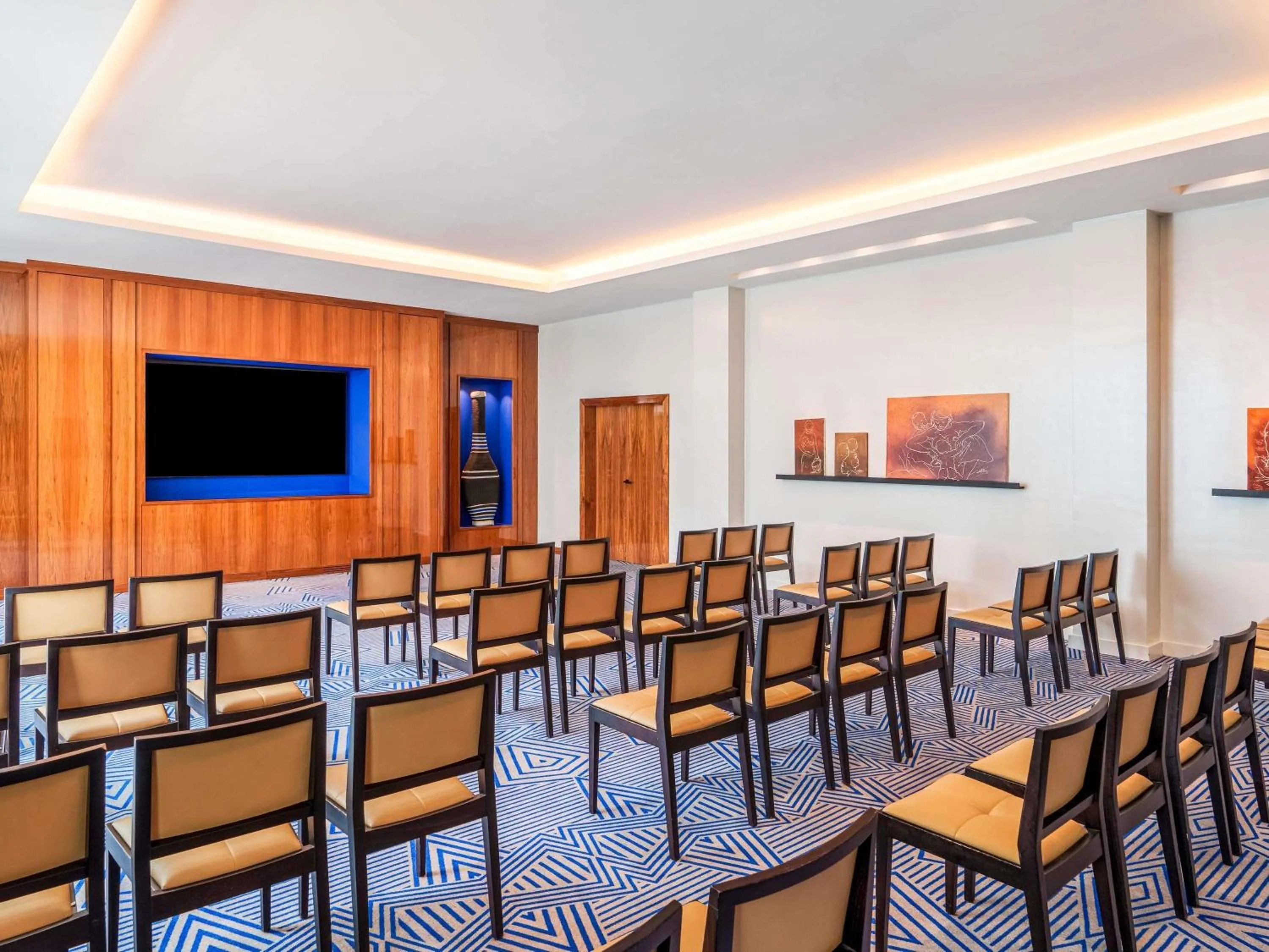 Meeting/conference room in Movenpick Hotel Abidjan-Accor Group