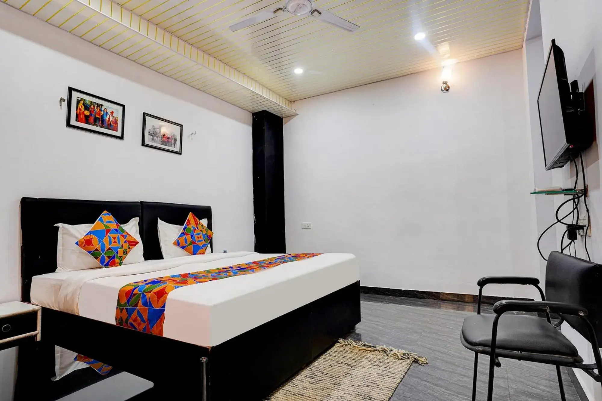 Deluxe Room - single occupancy in FabExpress Gauri Shree Deluxe Room - single occupancy in FabExpress Gauri Shree