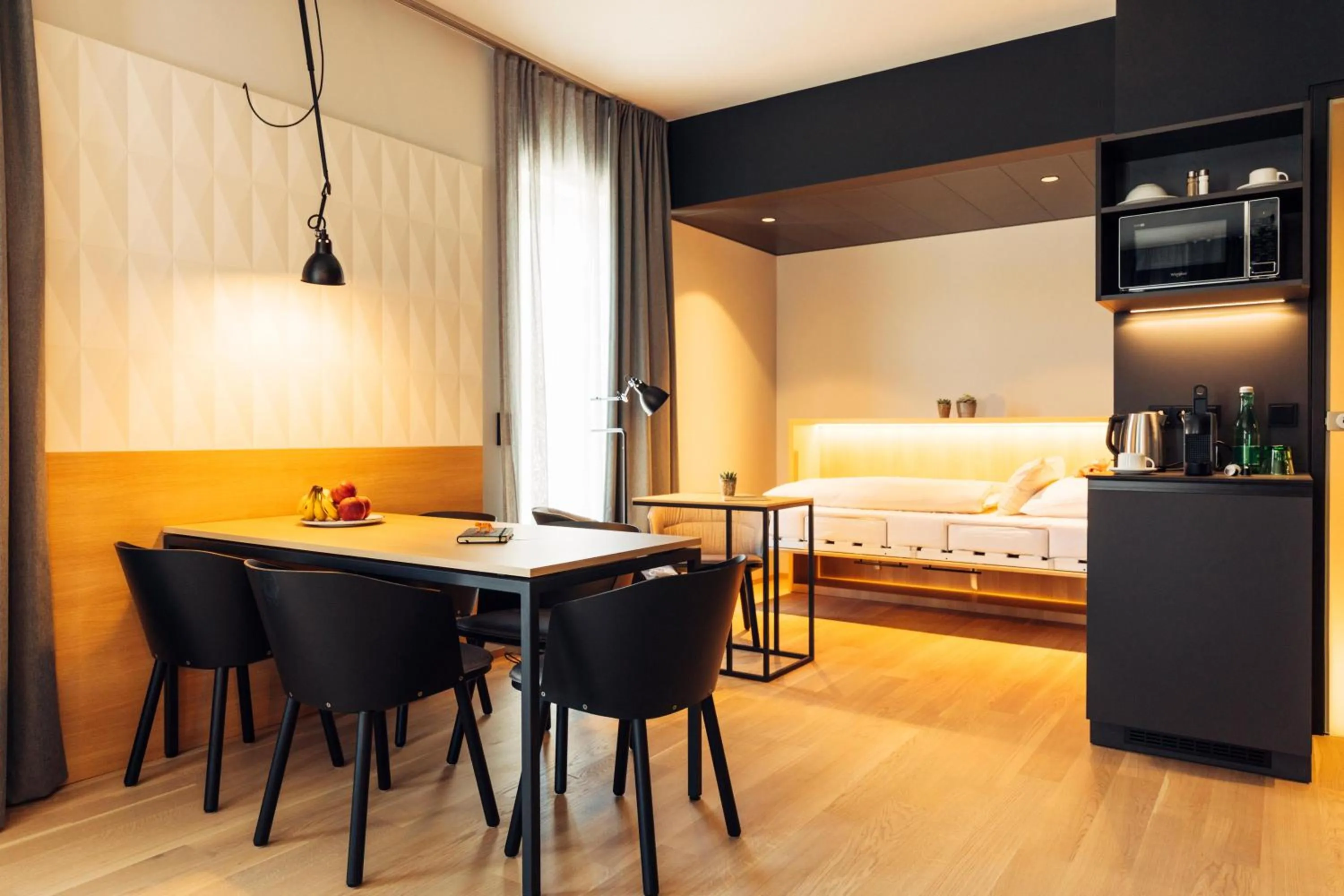 Photo of the whole room, Bed in harry's home Steyr hotel & apartments