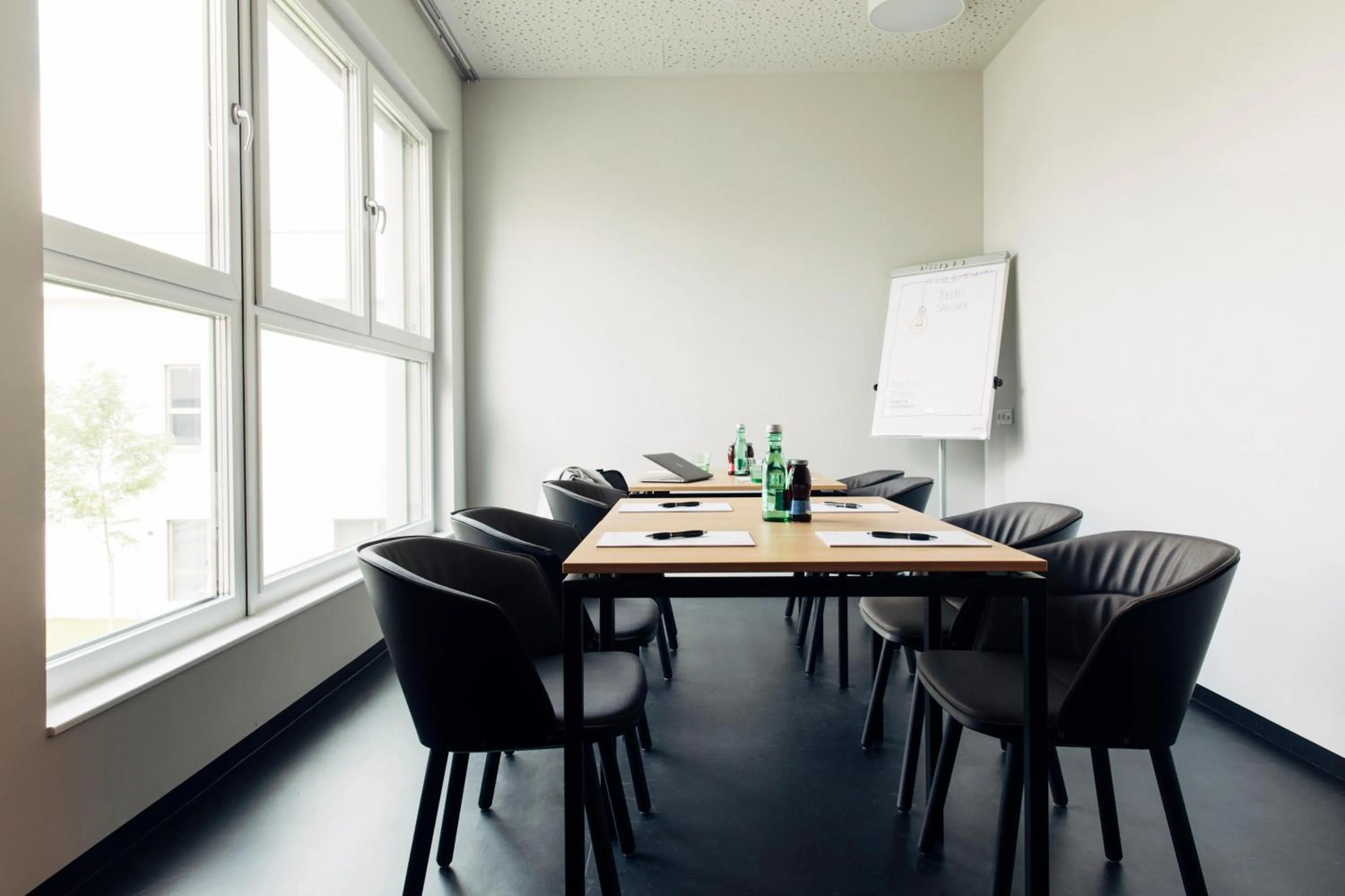 Meeting/conference room in harry's home Steyr hotel & apartments