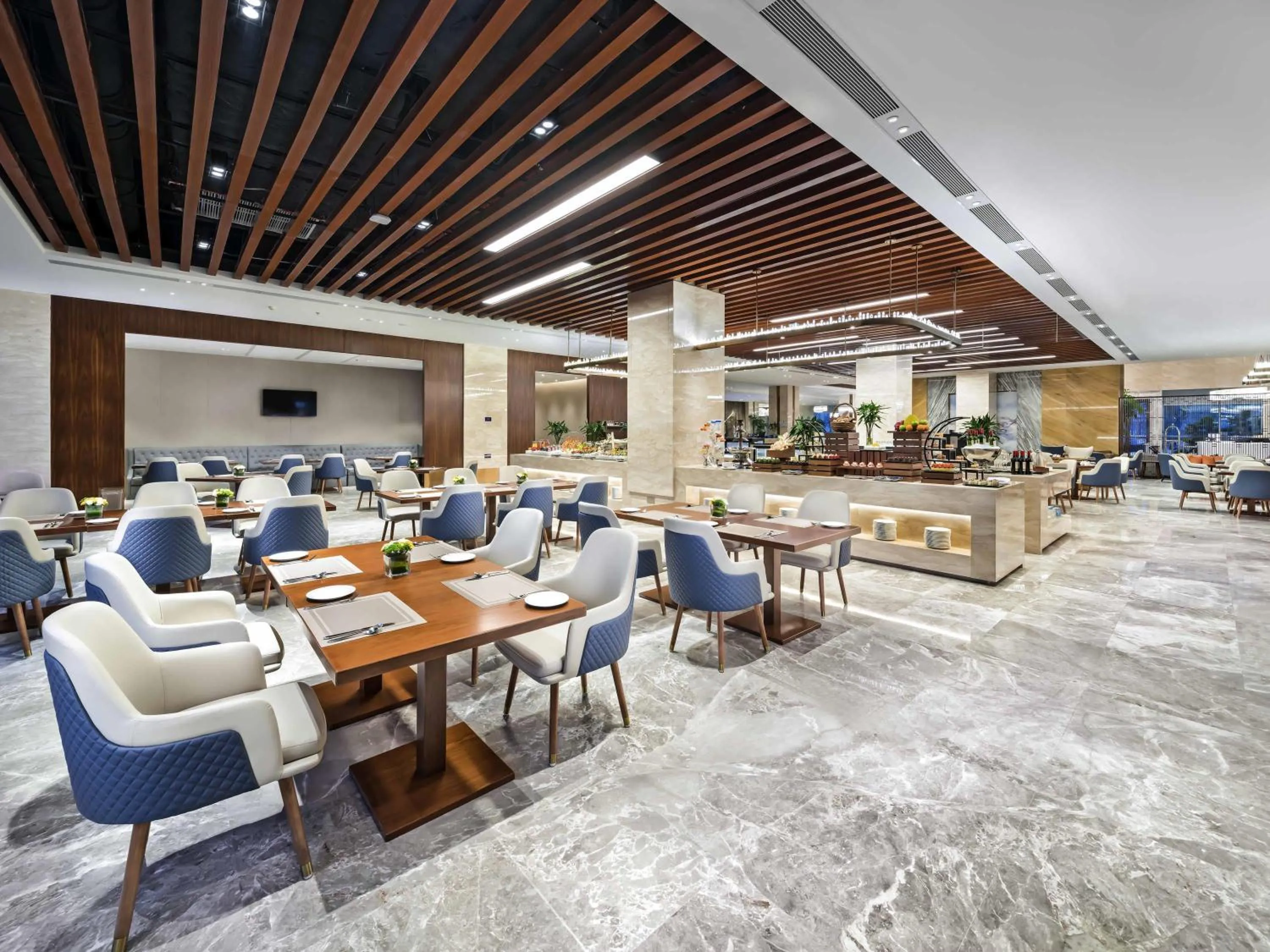 Restaurant/places to eat in Novotel Changsha International Exhibition Center