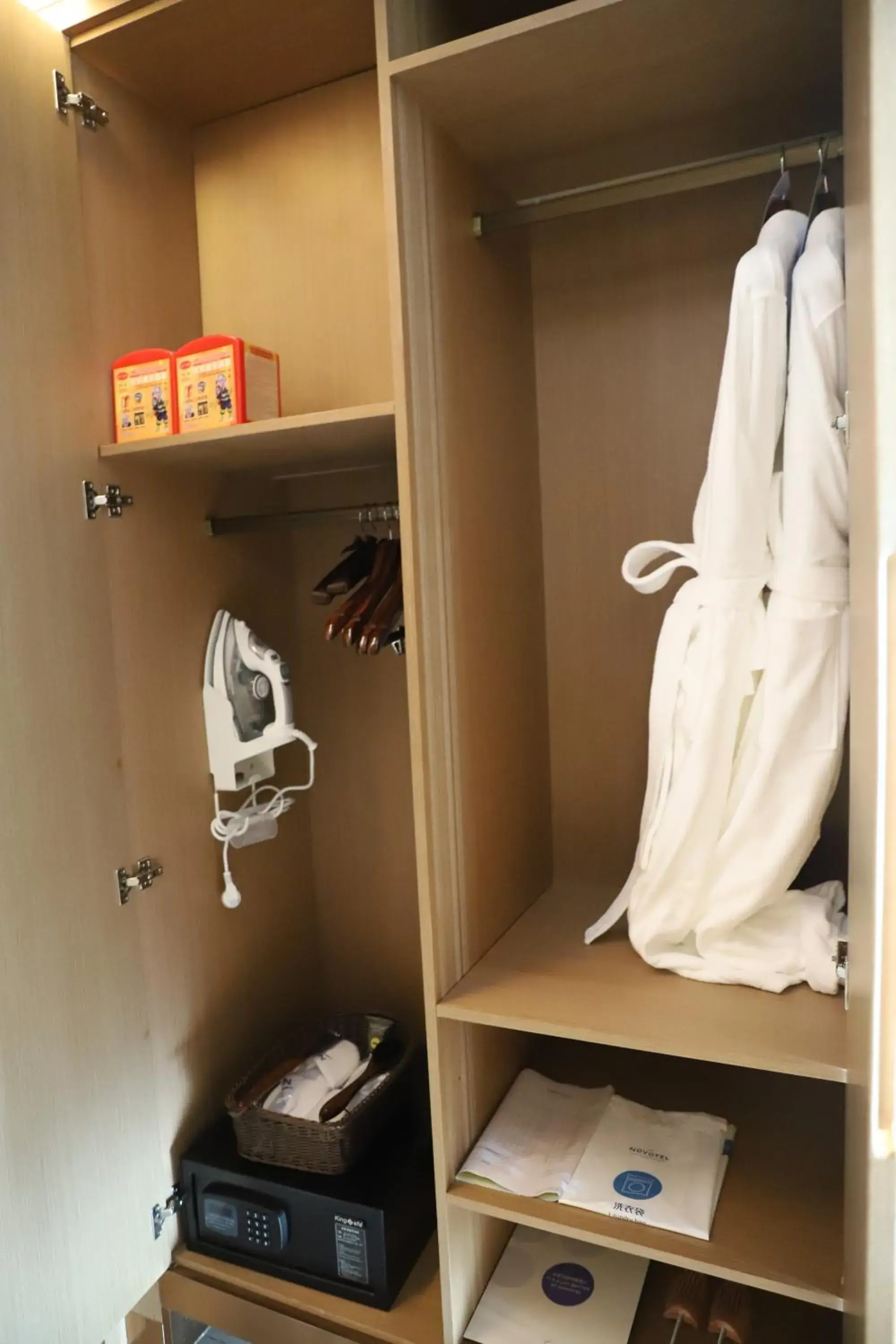 Superior King Room in Novotel Changsha International Exhibition Center Superior King Room in Novotel Changsha International Exhibition Center