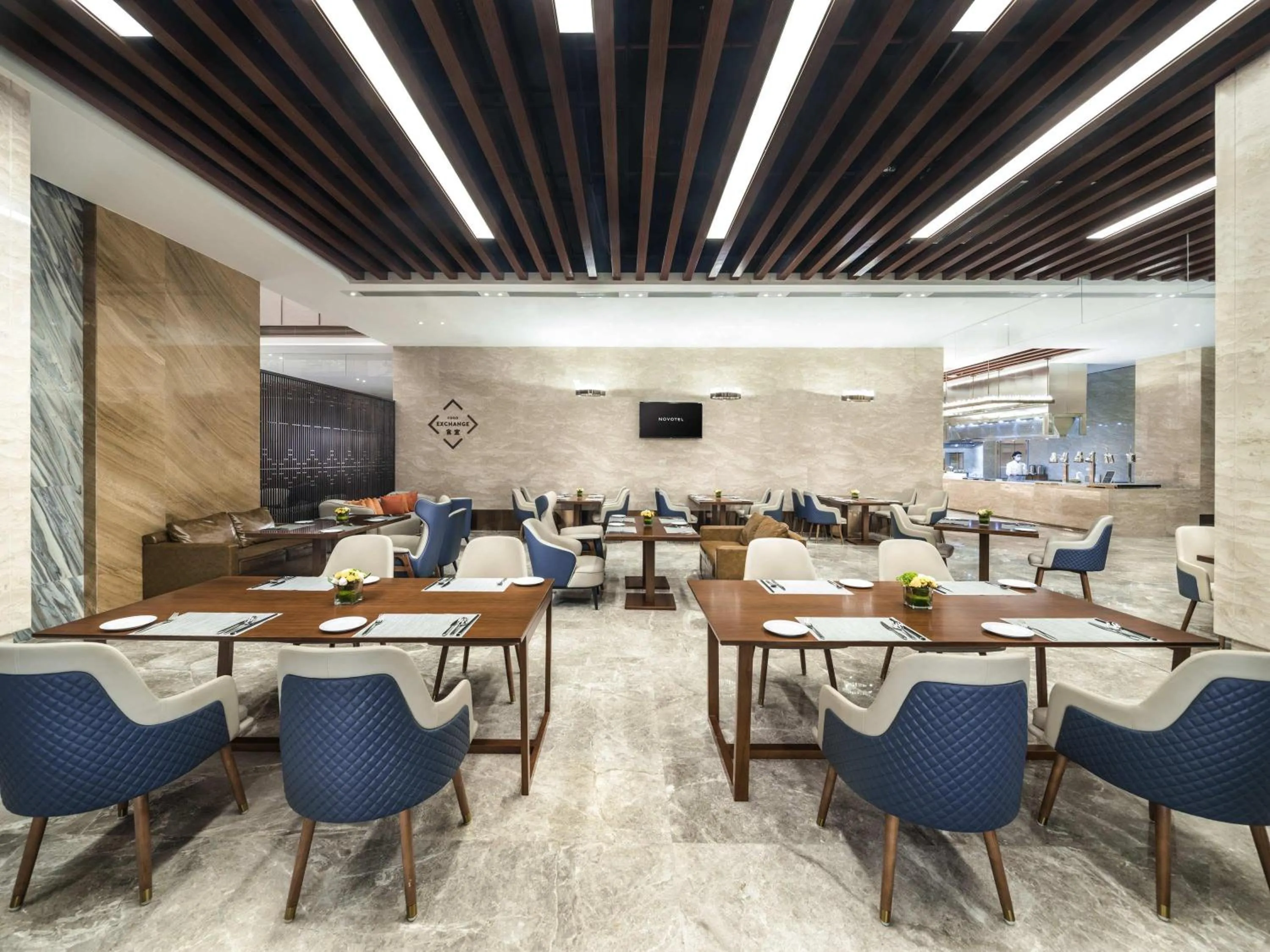Restaurant/places to eat in Novotel Changsha International Exhibition Center