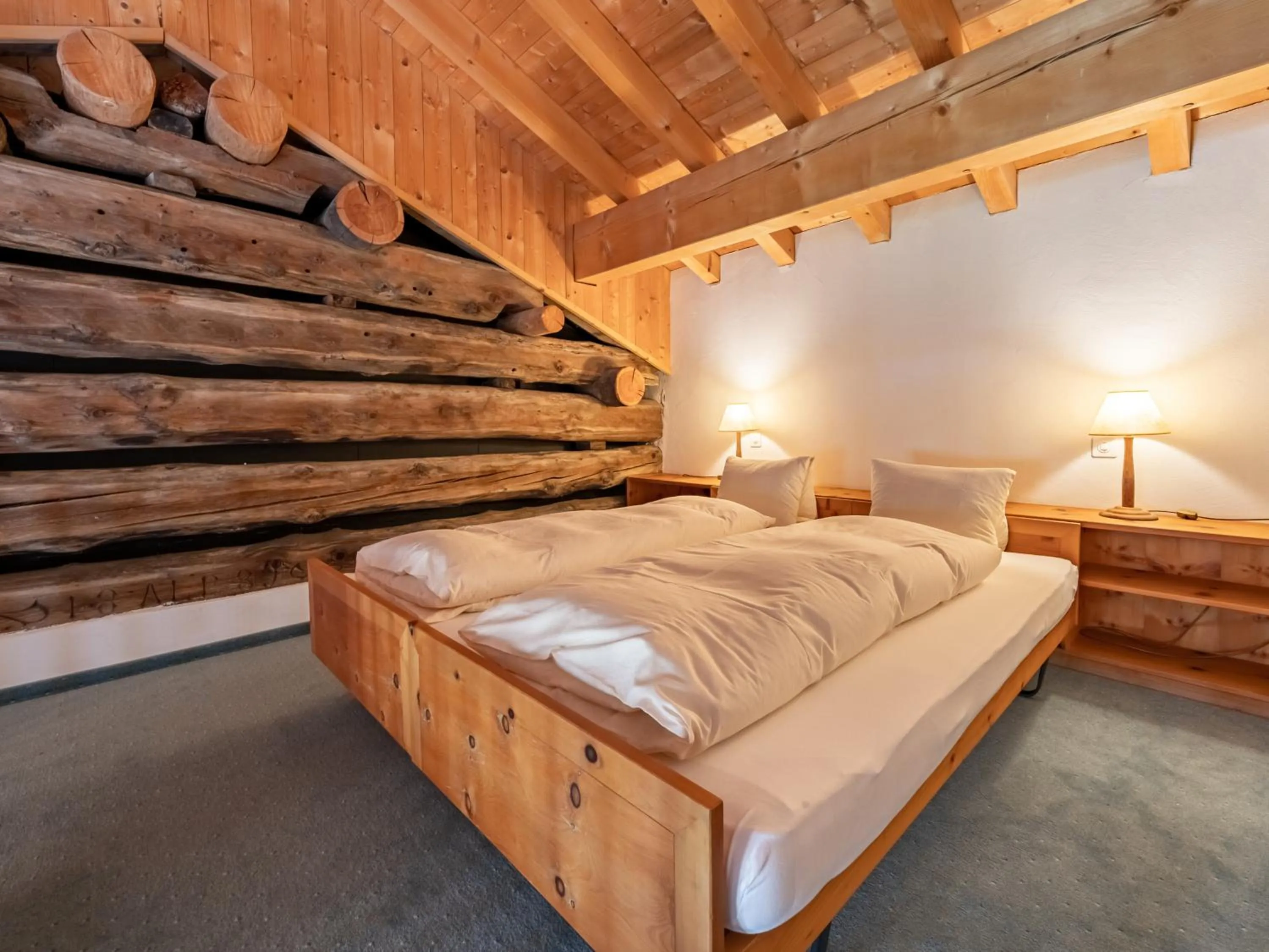 Bedroom, Bed in Hotel Chesa Pool