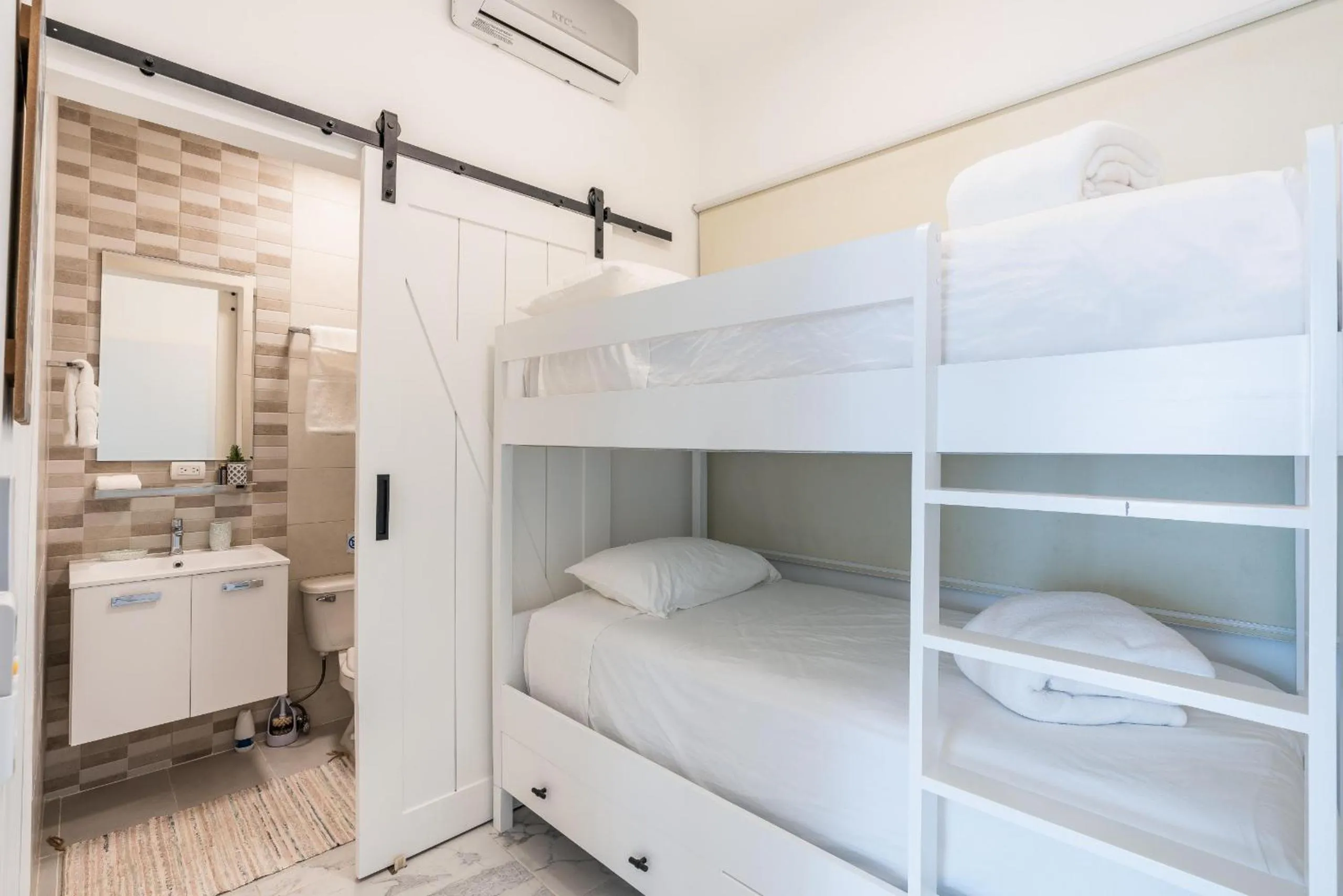 Bed in Playa Bonita Amazing Condo at Lake View