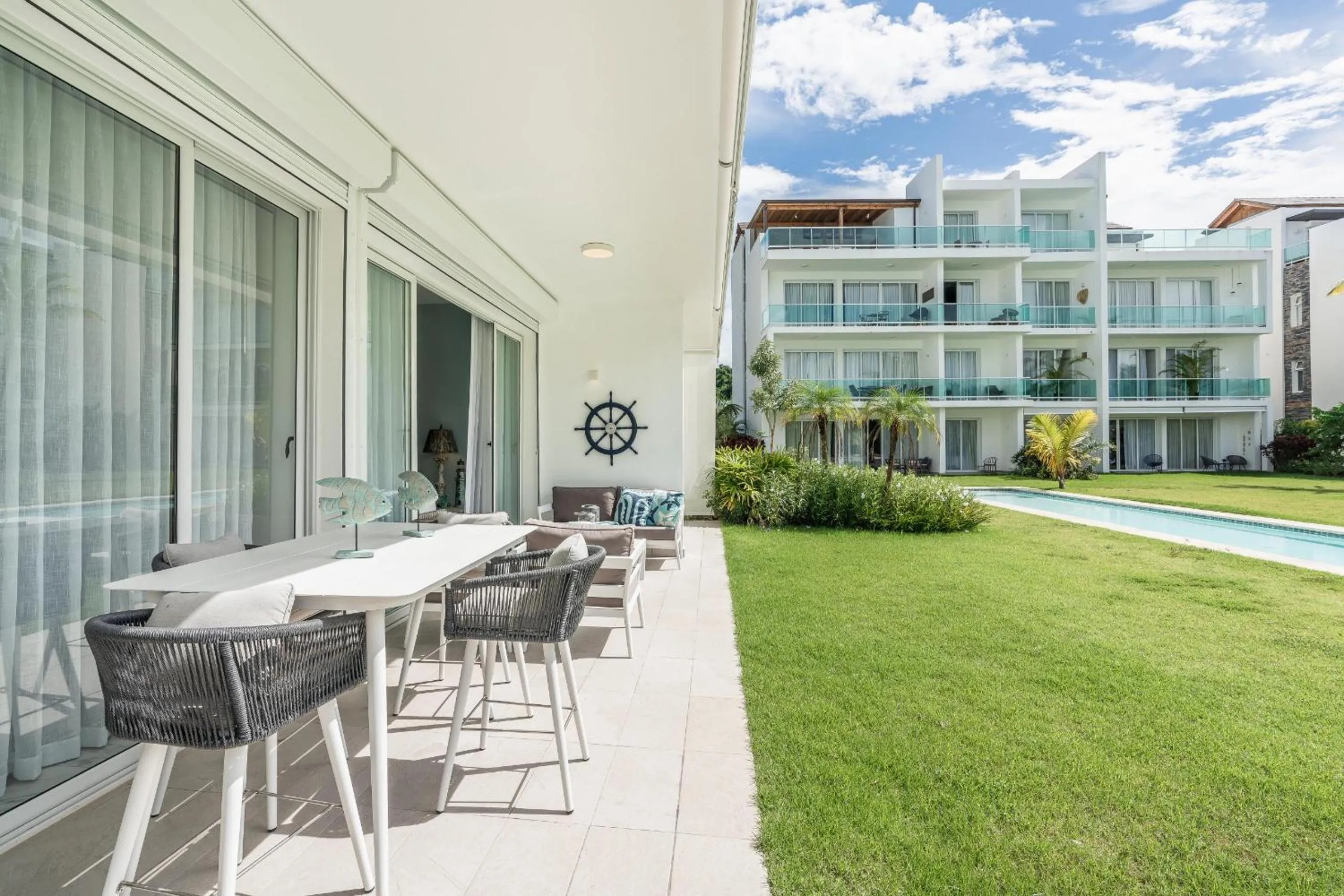 Playa Bonita Amazing Condo at Lake View