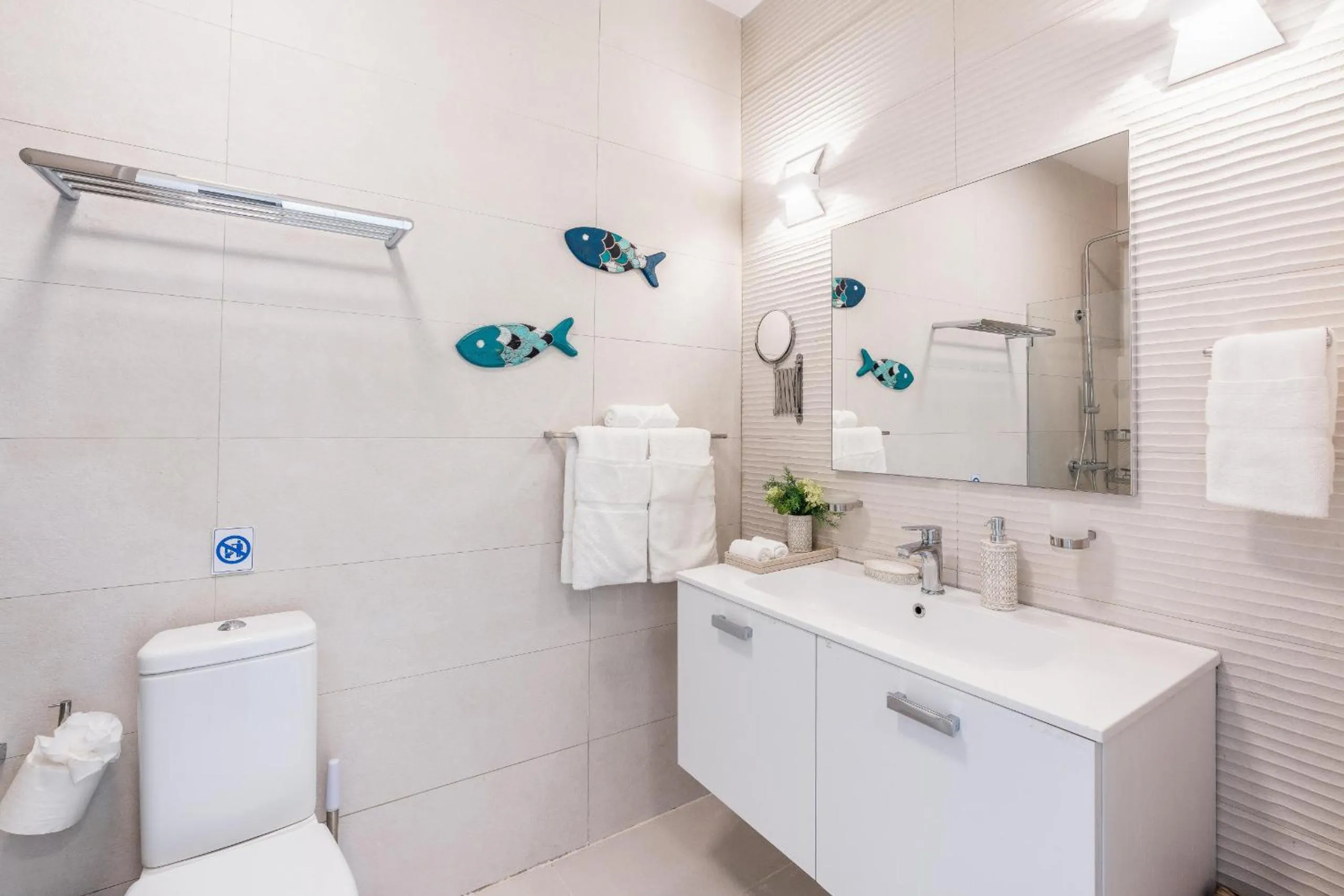 Playa Bonita Amazing Condo at Lake View