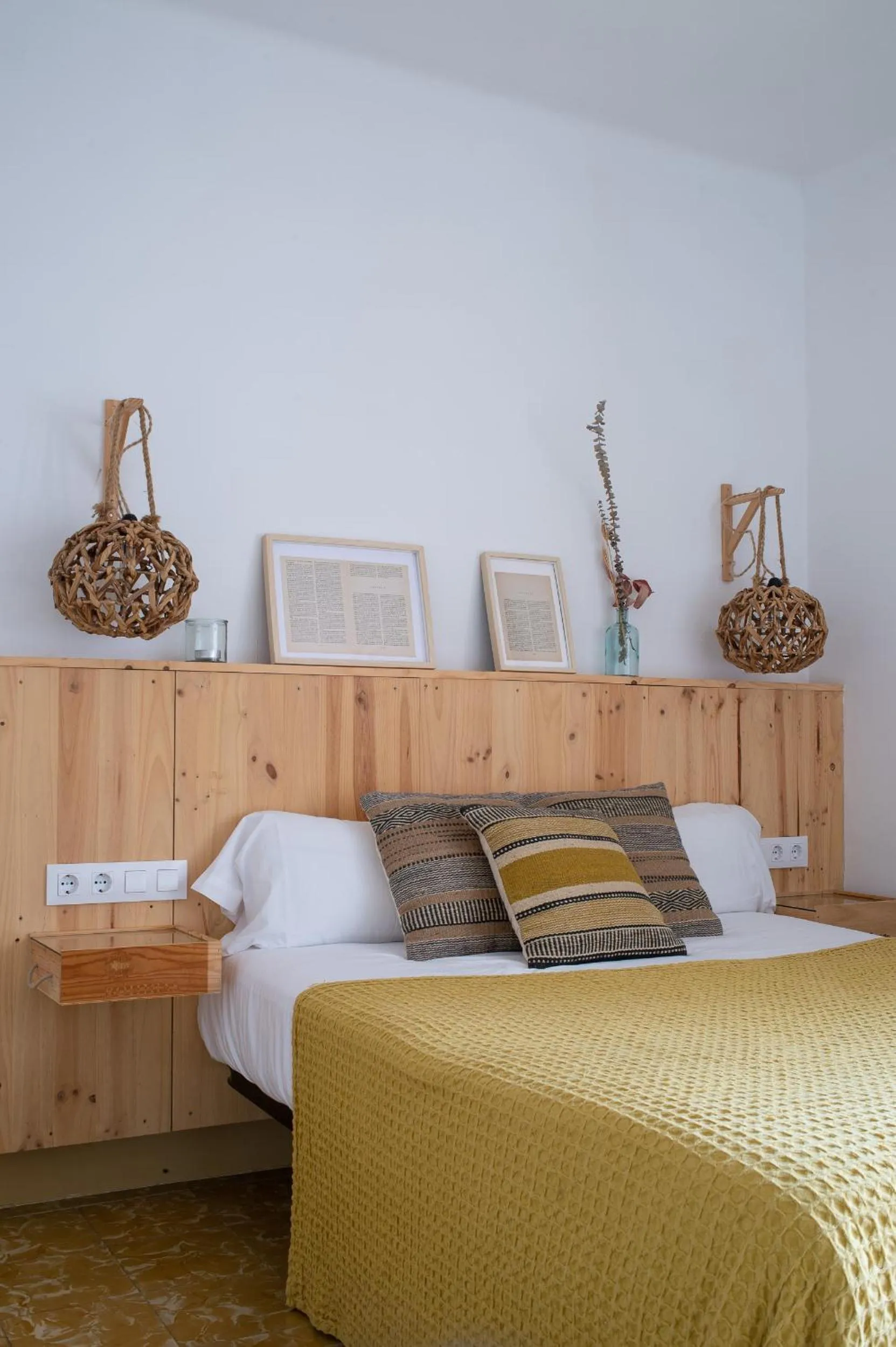 Bedroom, Bed in Hostal Sa Teula