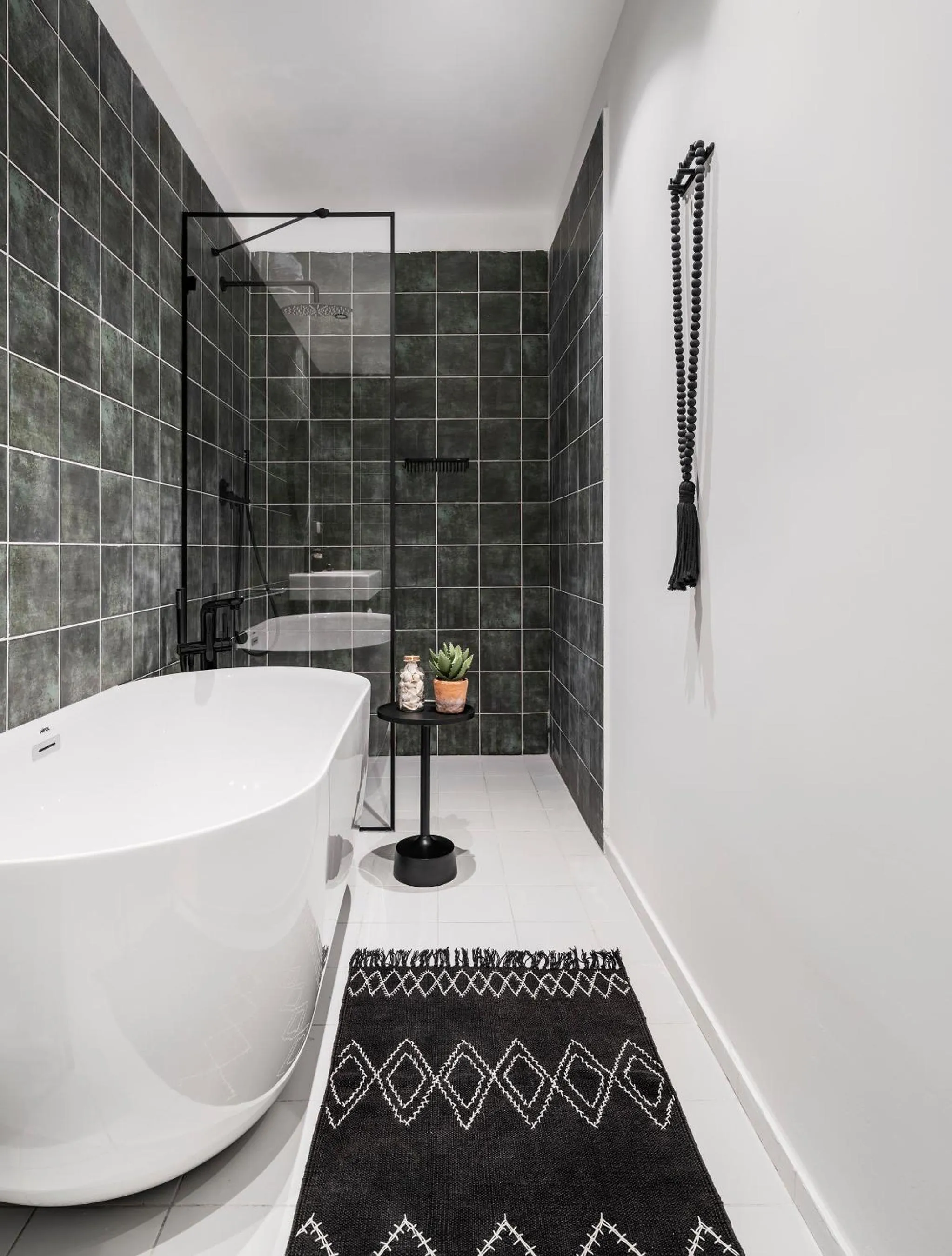 Bathroom in Mr. Soof - By TLV2GO