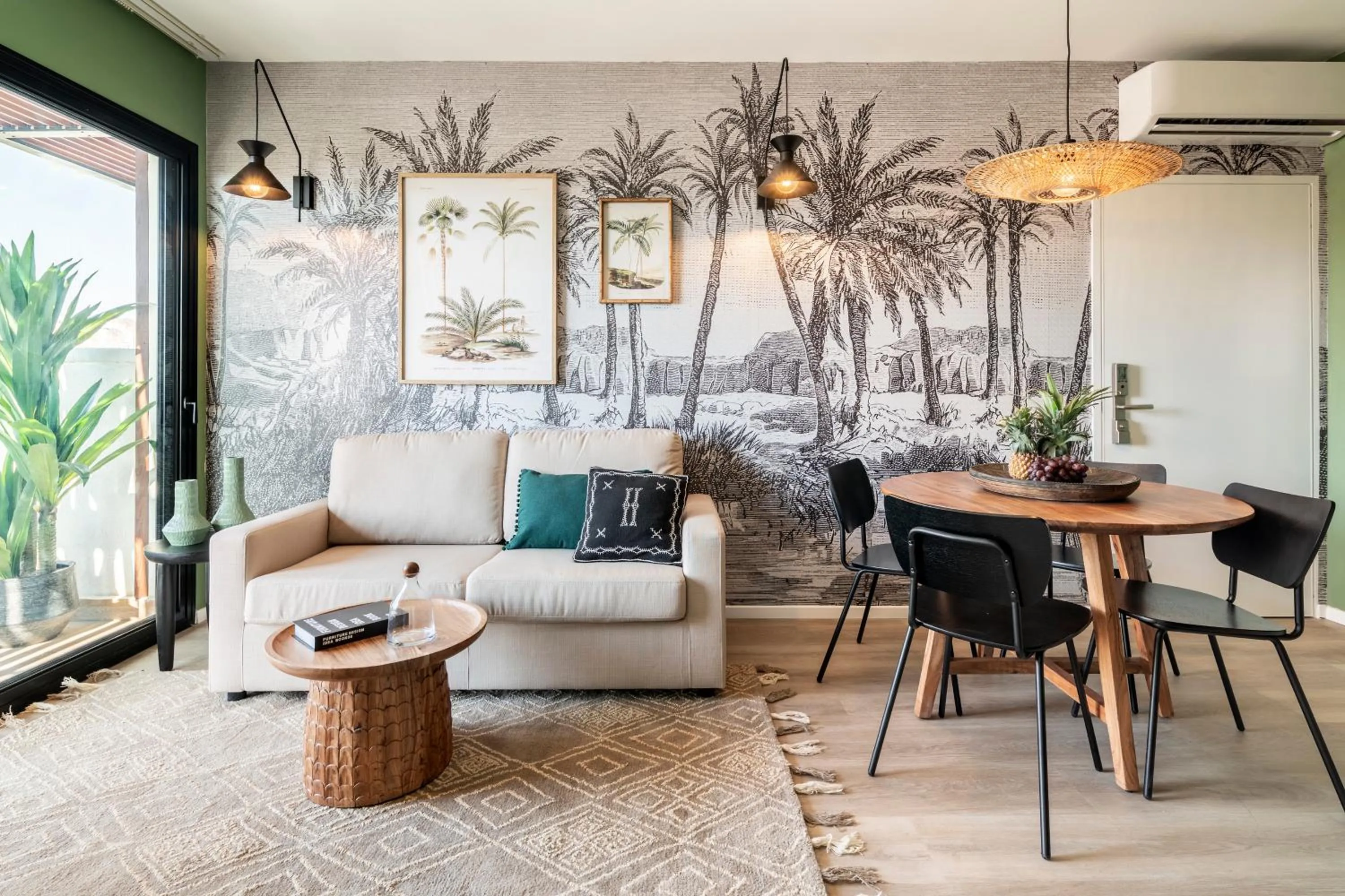 Living room in Mr. Soof - By TLV2GO