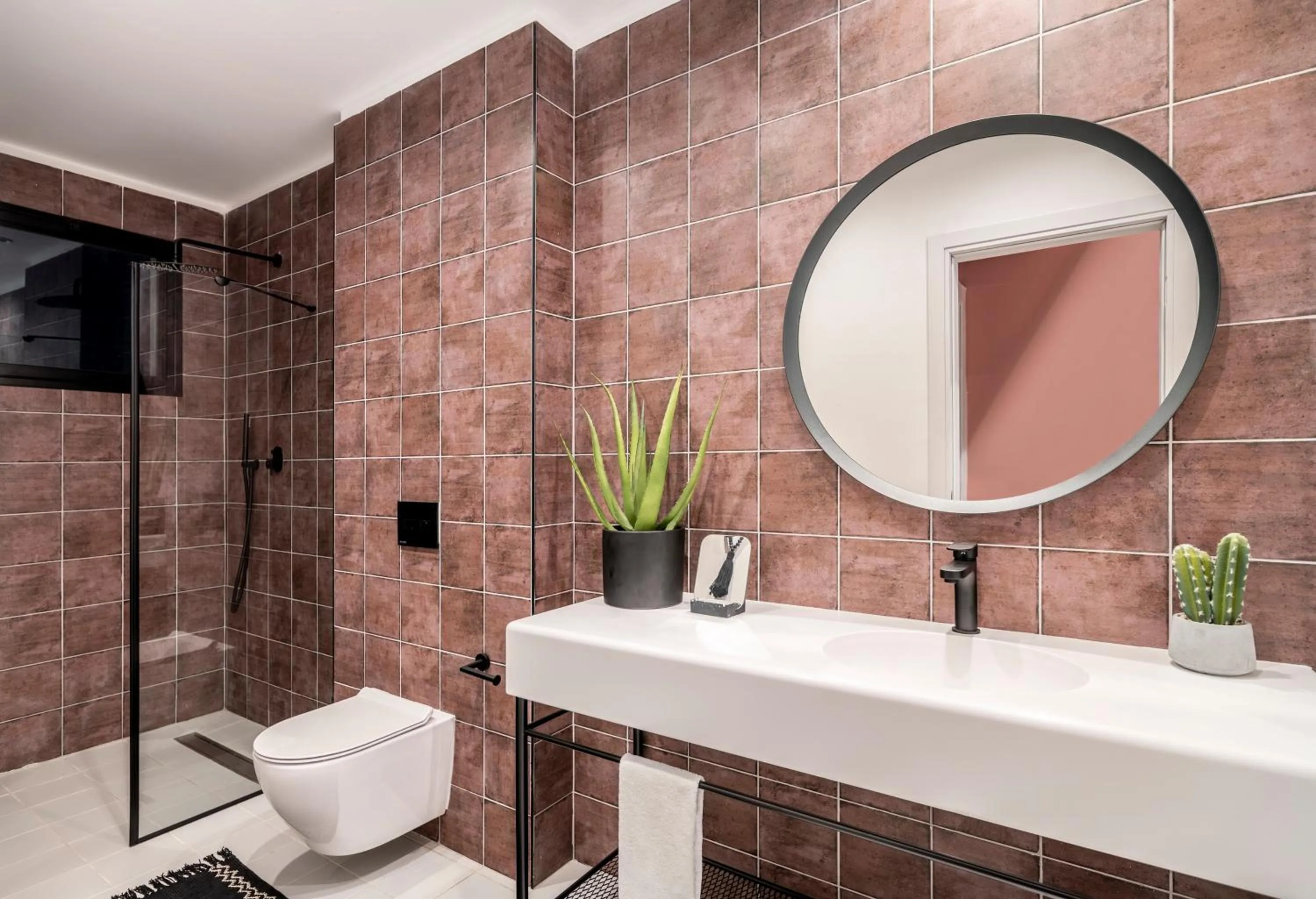 Bathroom in Mr. Soof - By TLV2GO