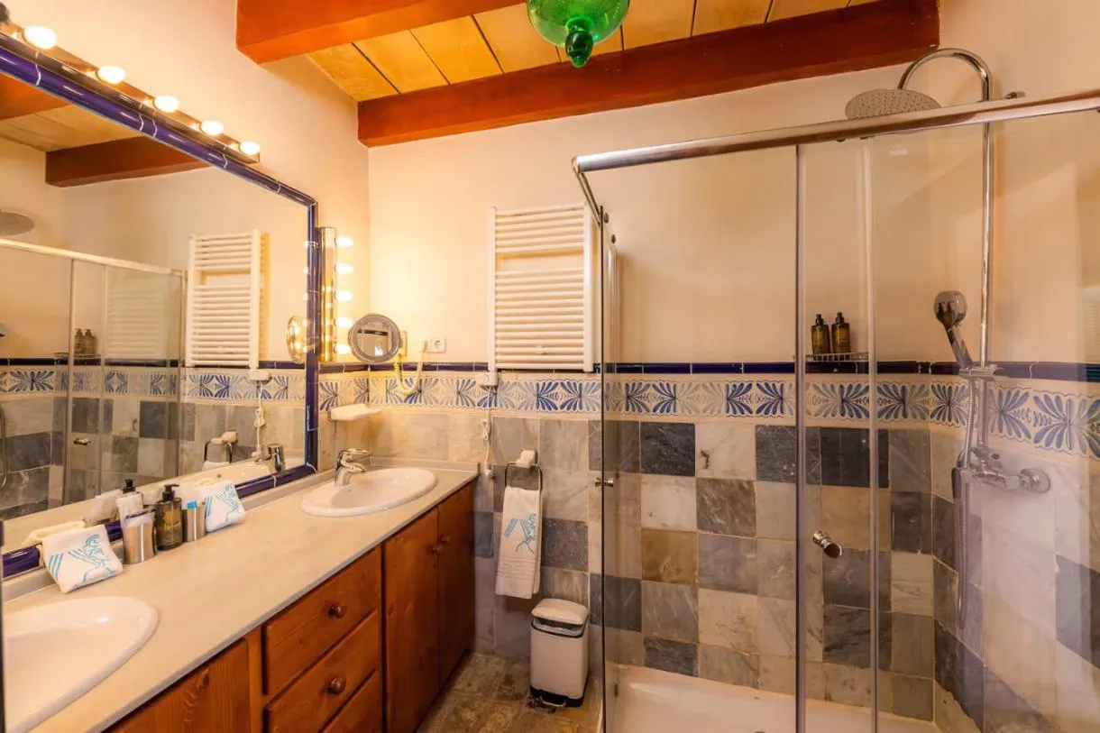 Shower in Es Revellar Art Resort - Adults Only