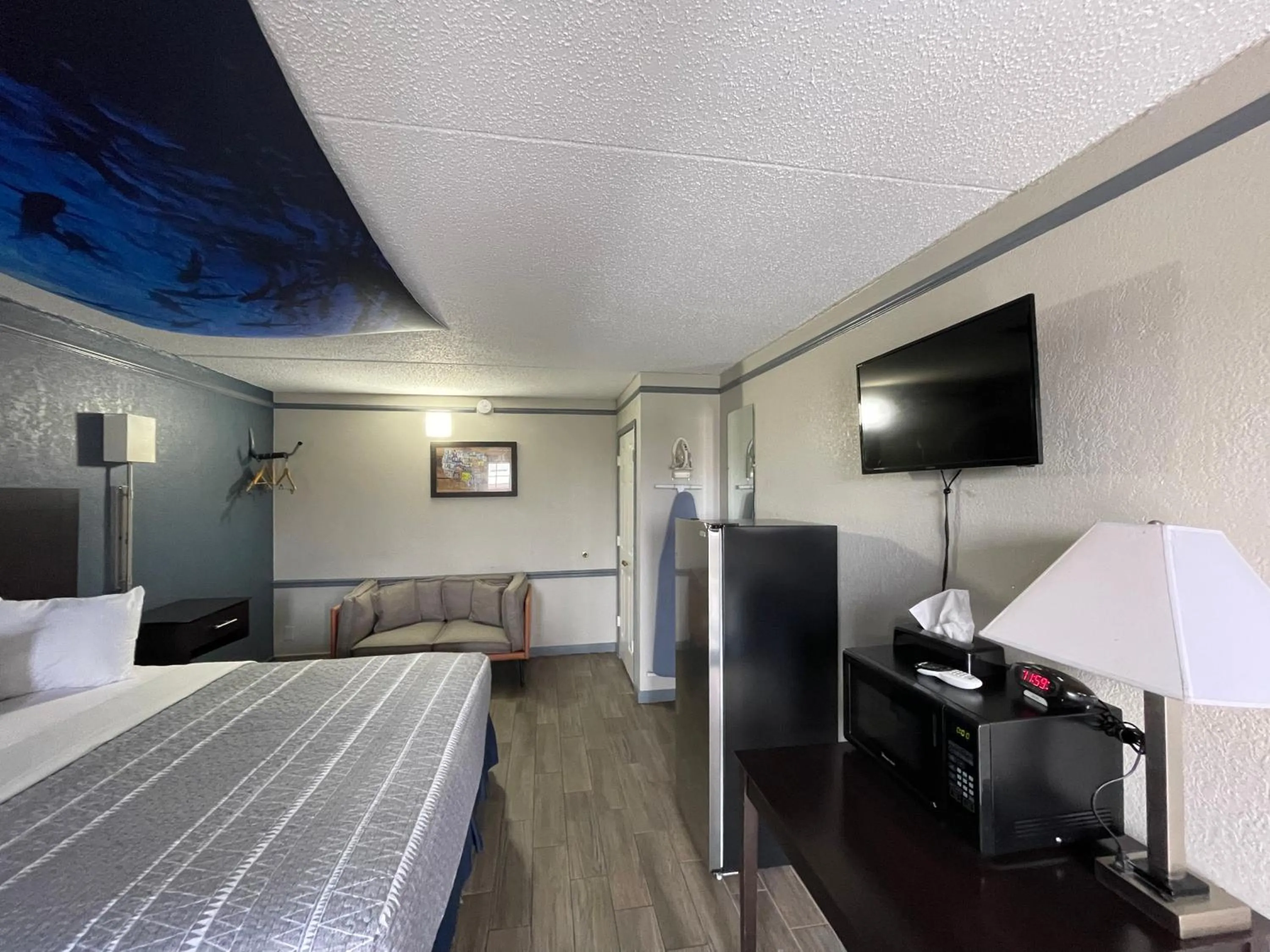 Bed in KINGS INN- Medical Downtown Midtown Memphis