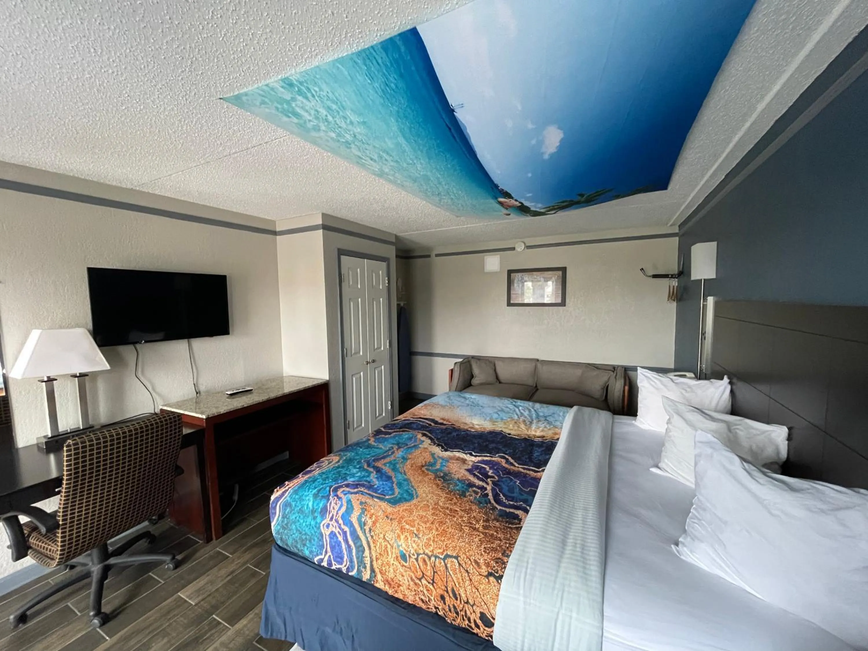 Bed in KINGS INN- Medical Downtown Midtown Memphis