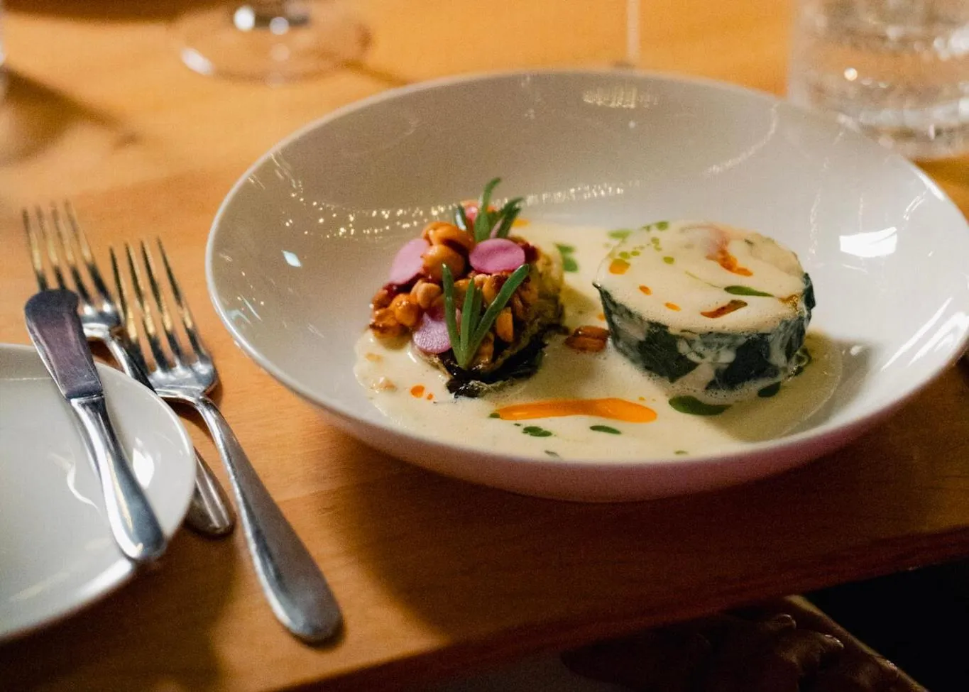 Restaurant/places to eat in Hotel Flora Batava