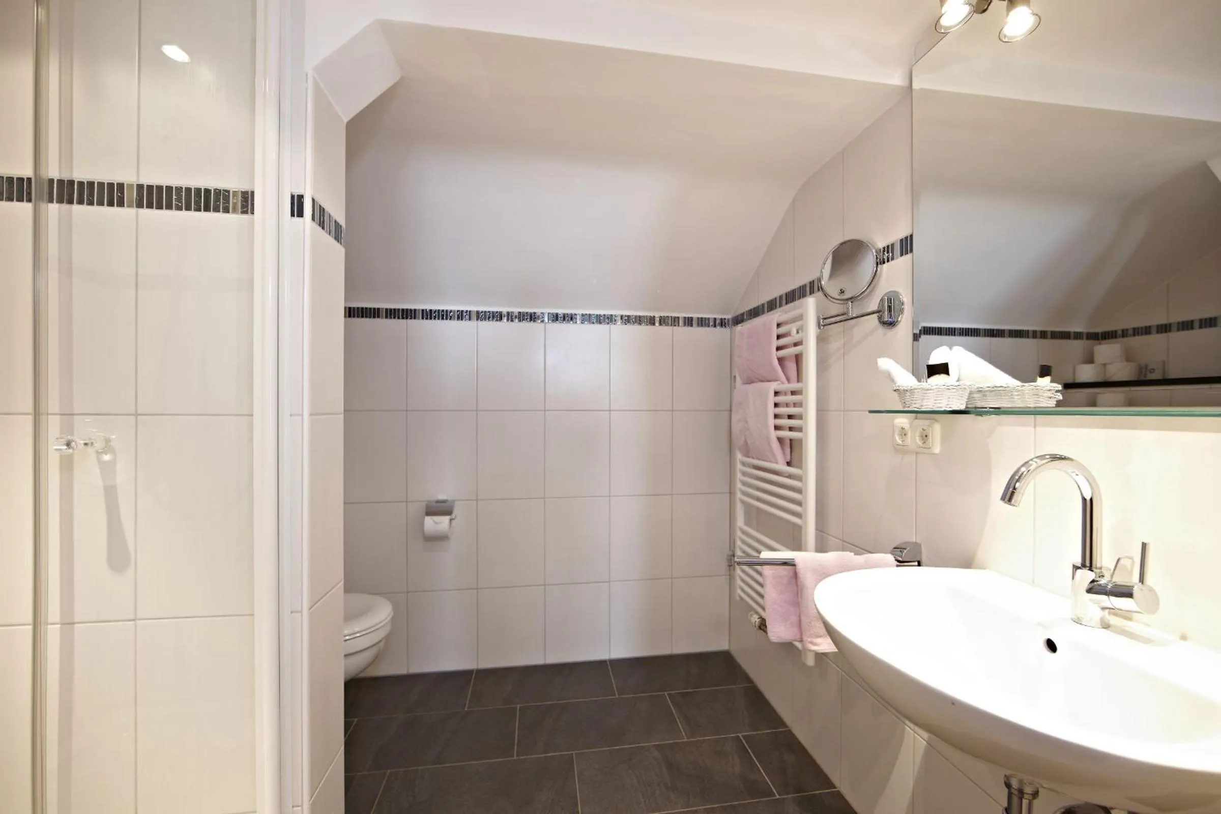 Shower in Hotel Alpspitz B&B