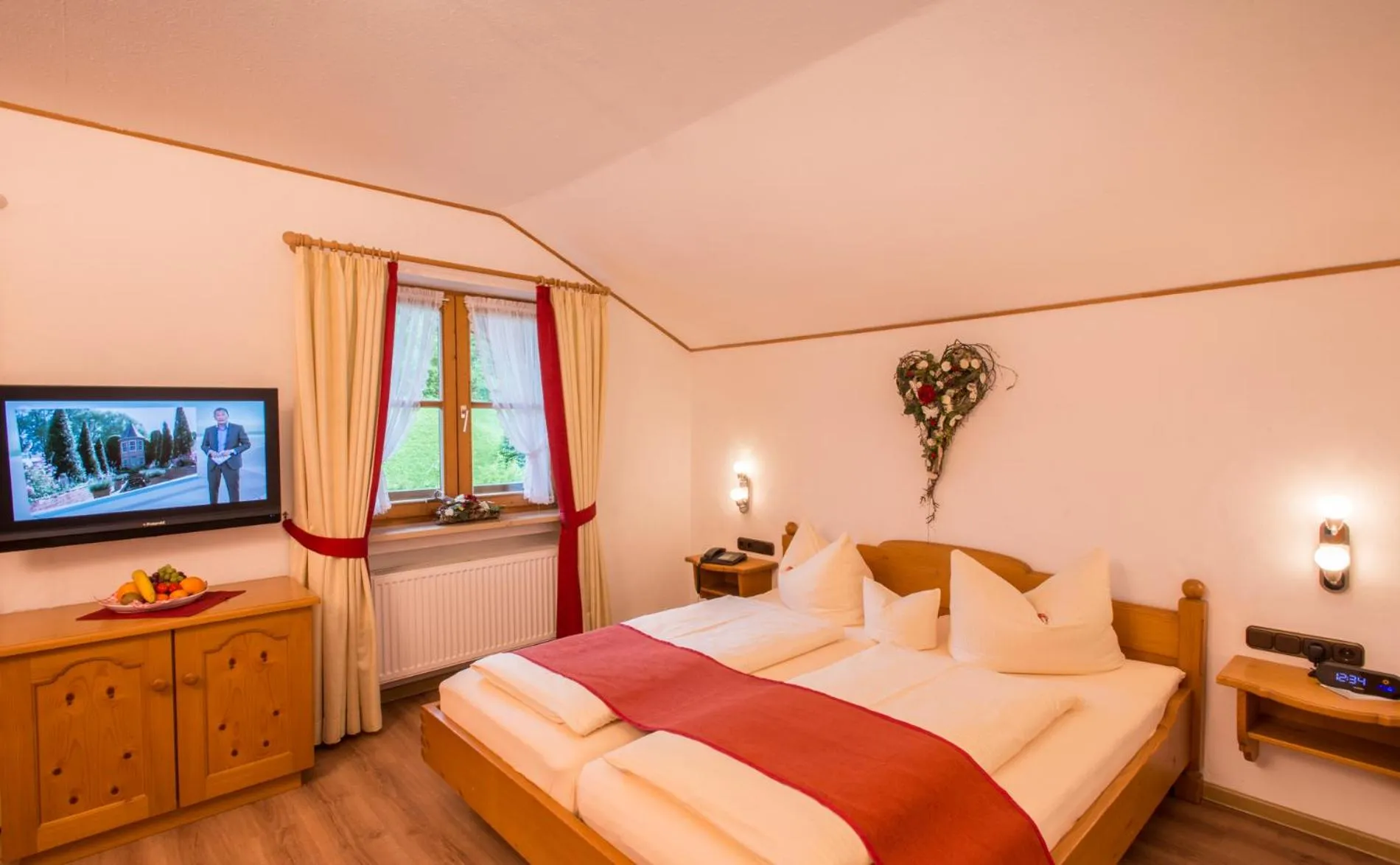 Photo of the whole room, Bed in Hotel Alpspitz B&B
