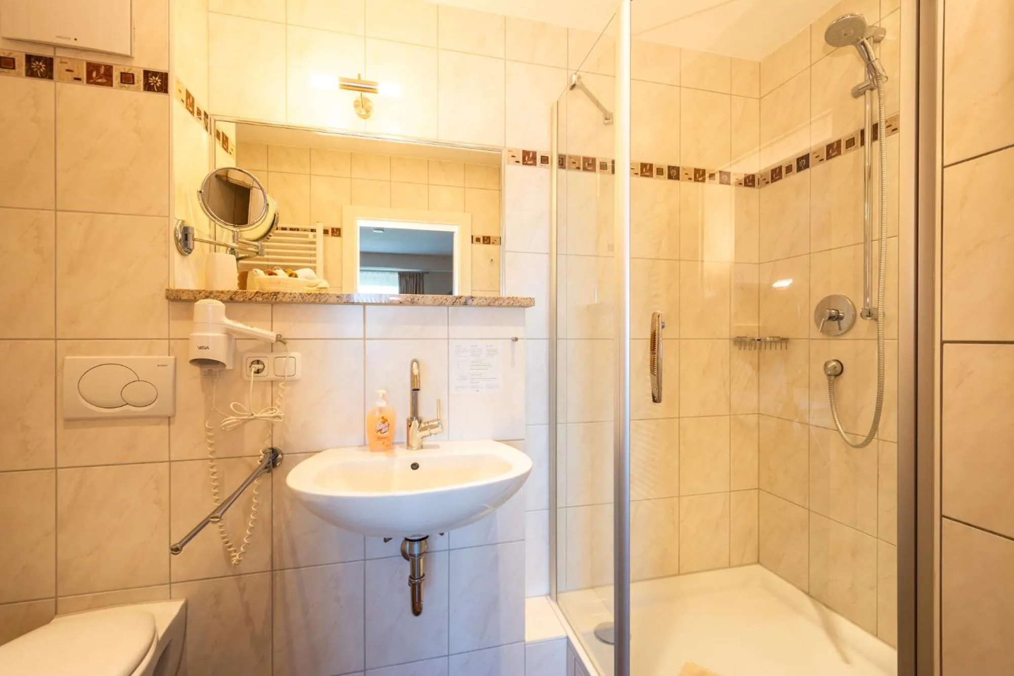 Shower in Hotel Alpspitz B&B