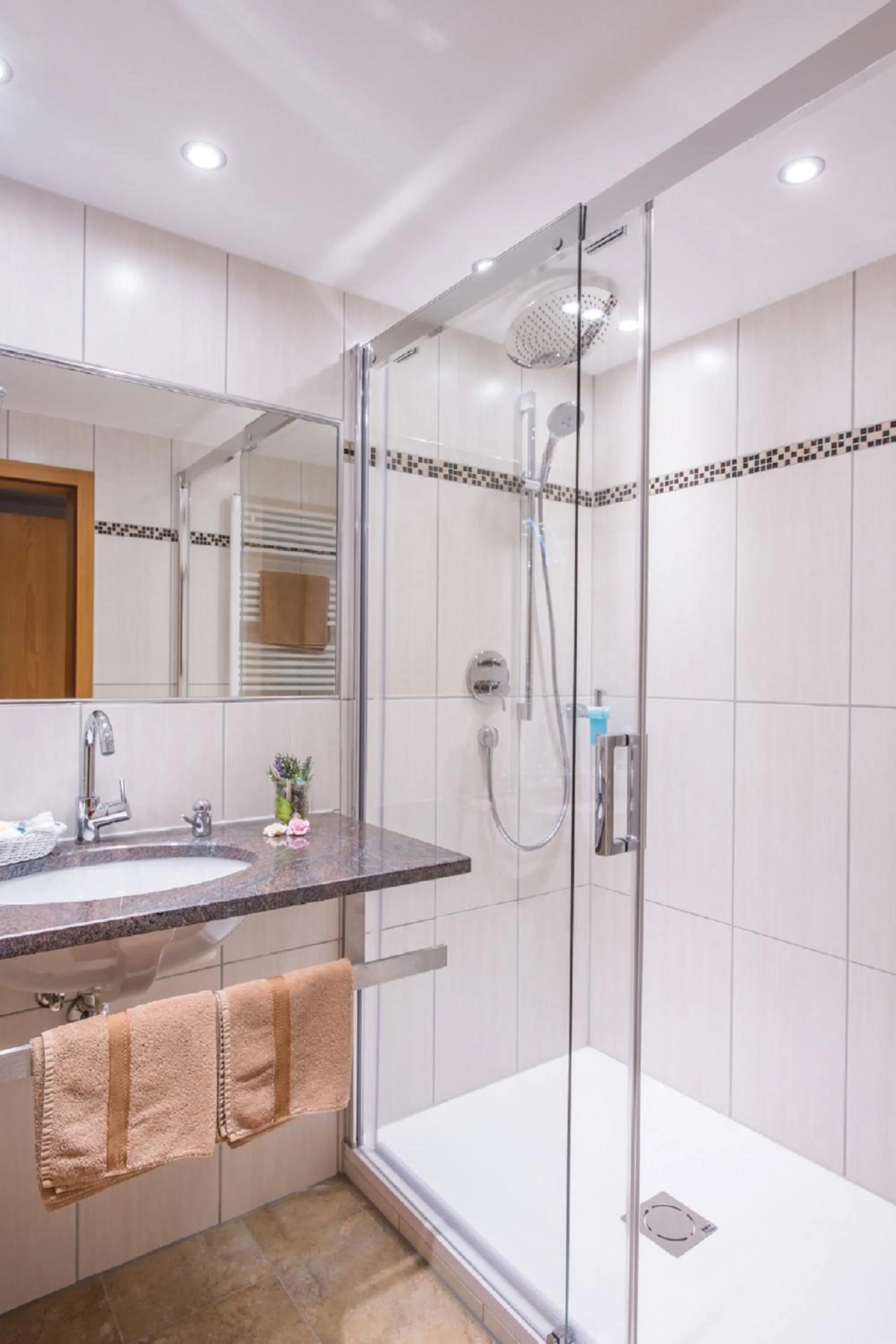 Bathroom in Hotel Alpspitz B&B