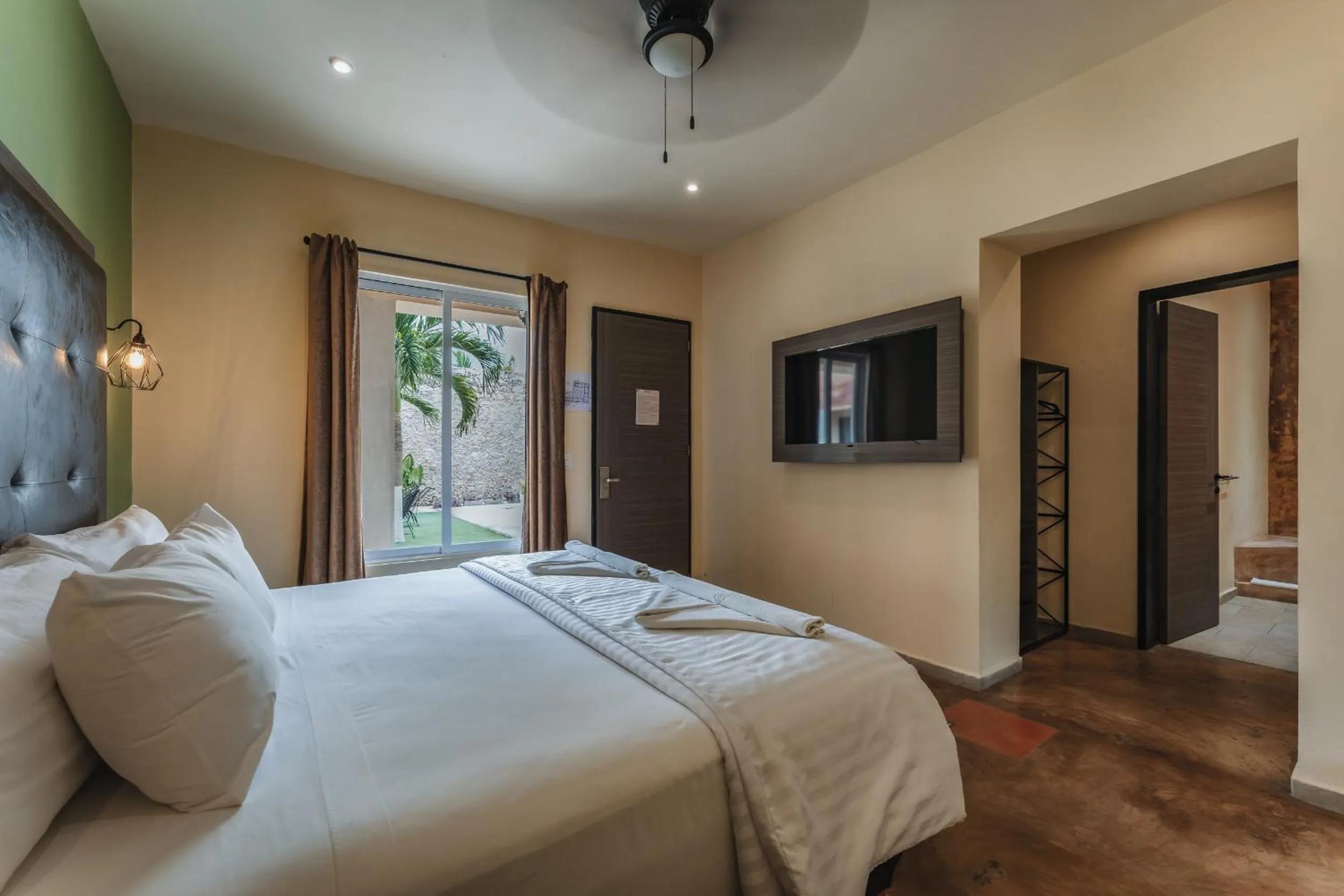 Photo of the whole room, Bed in Hotel Boutique La Casona by Kavia