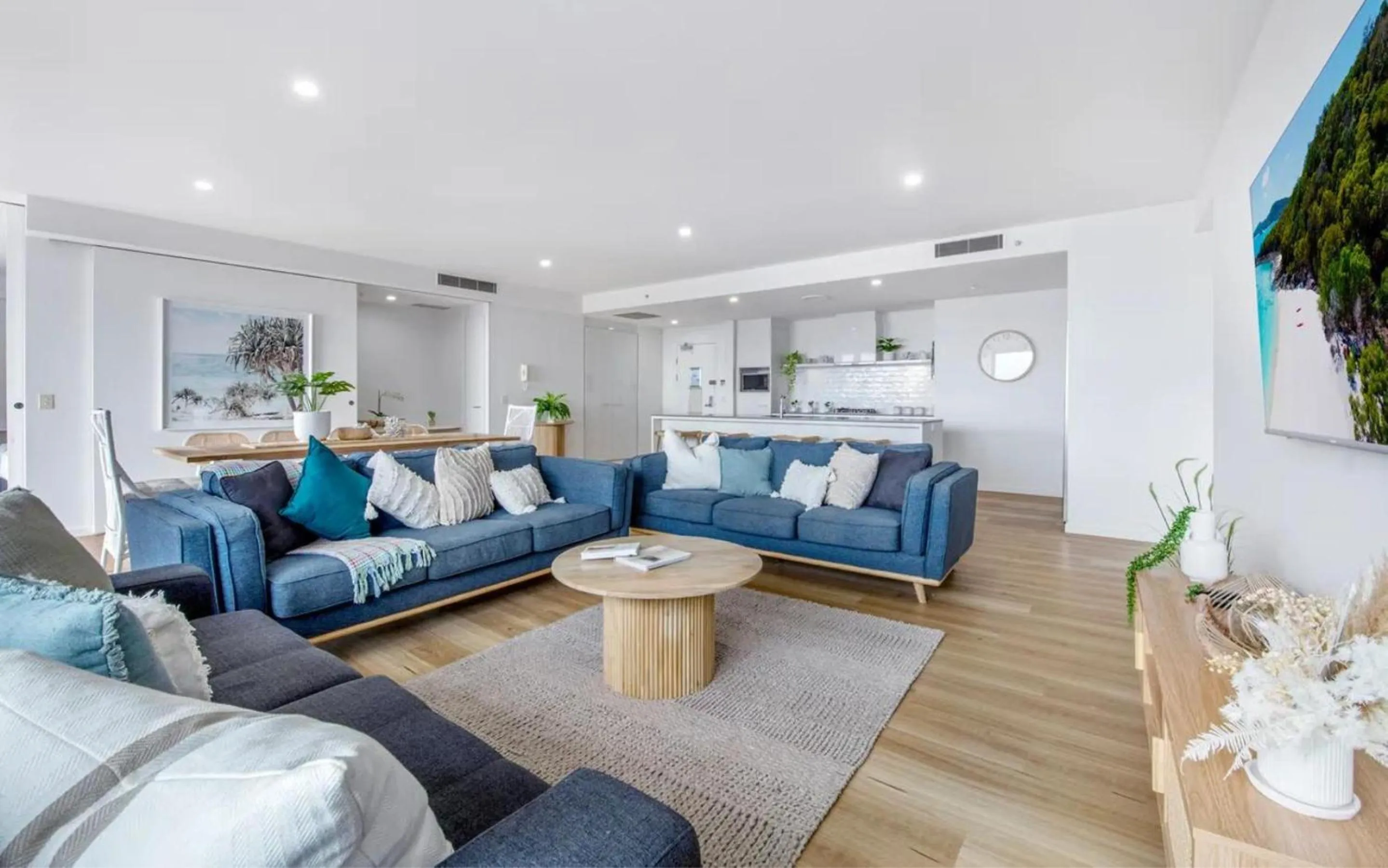 Living room in Circle on Cavill - QStay