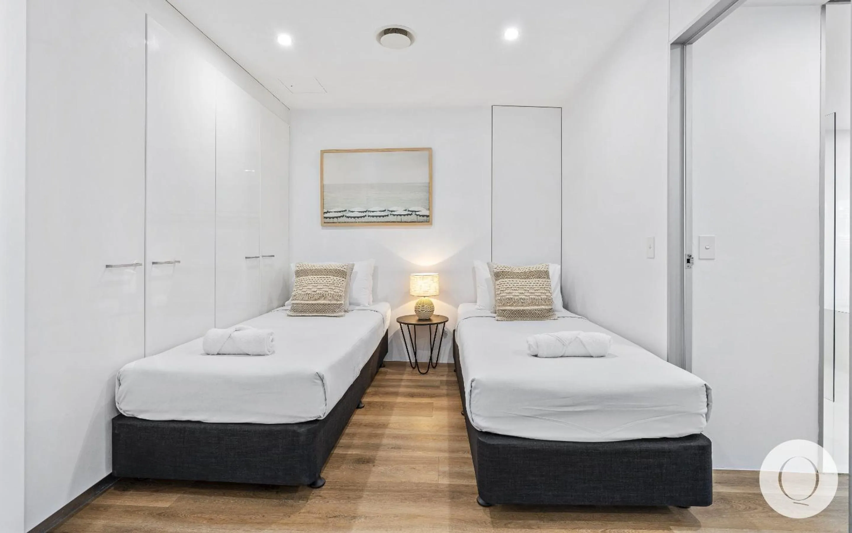 Bedroom, Bed in Circle on Cavill - QStay