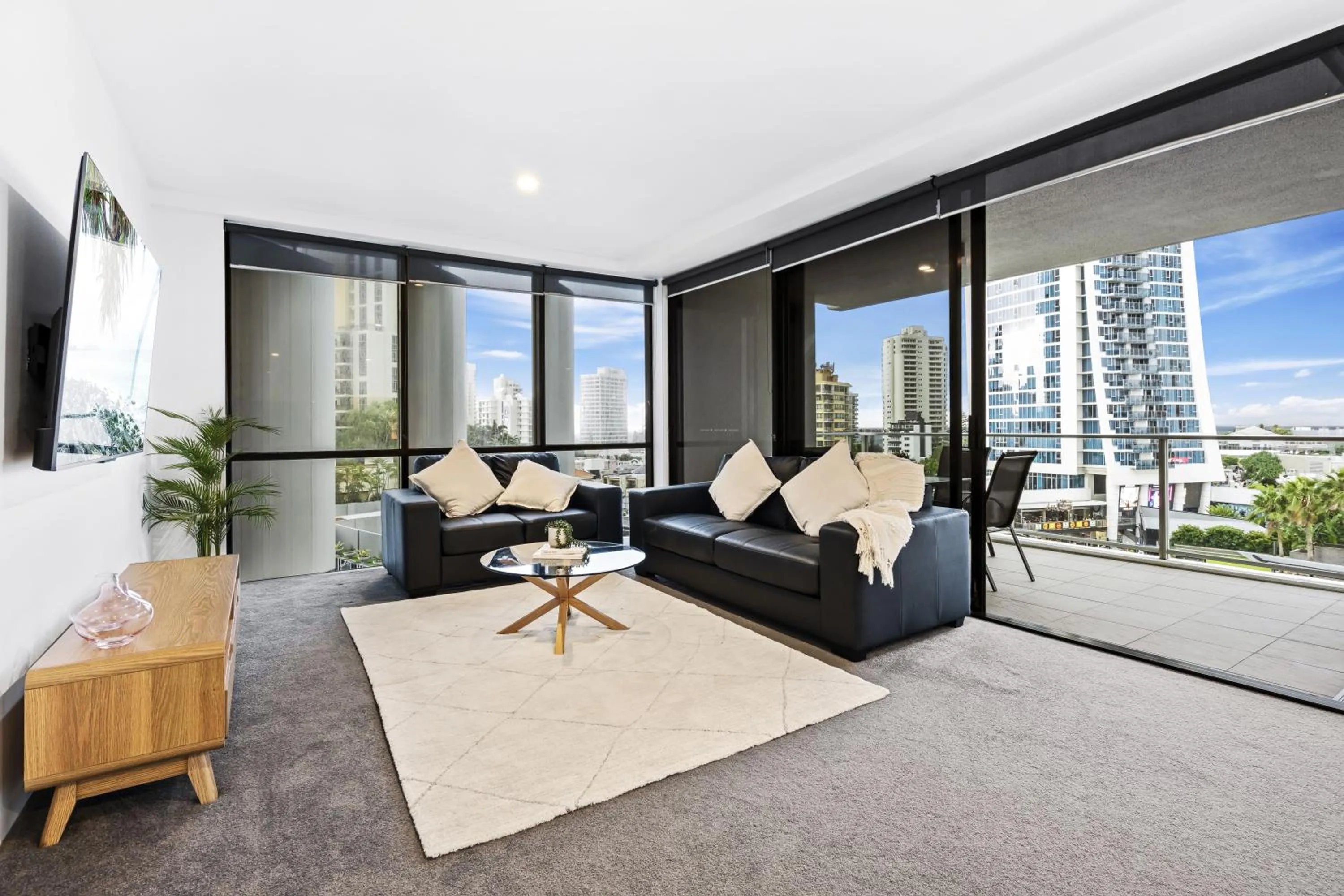 Living room in Circle on Cavill - QStay