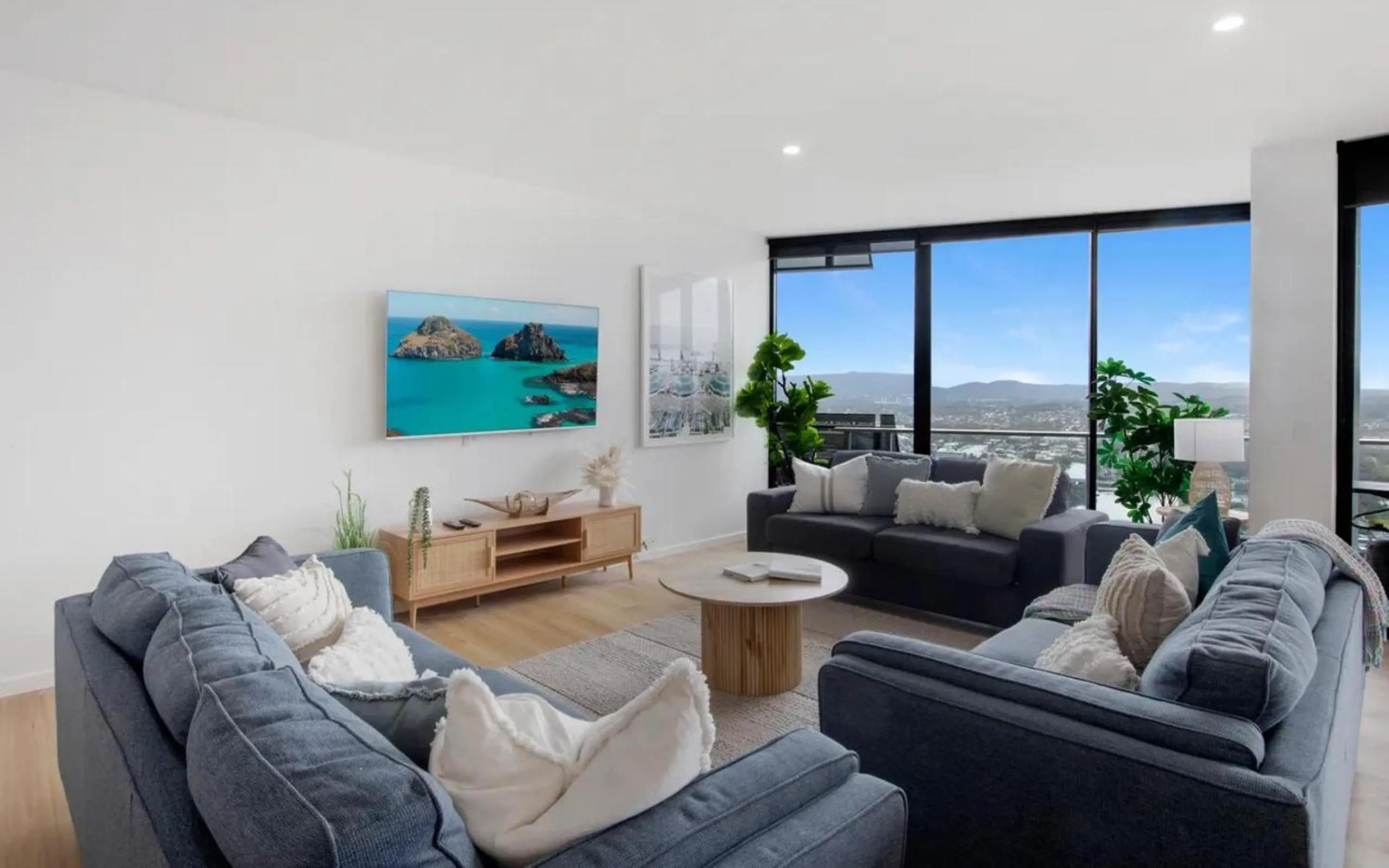 Living room in Circle on Cavill - QStay