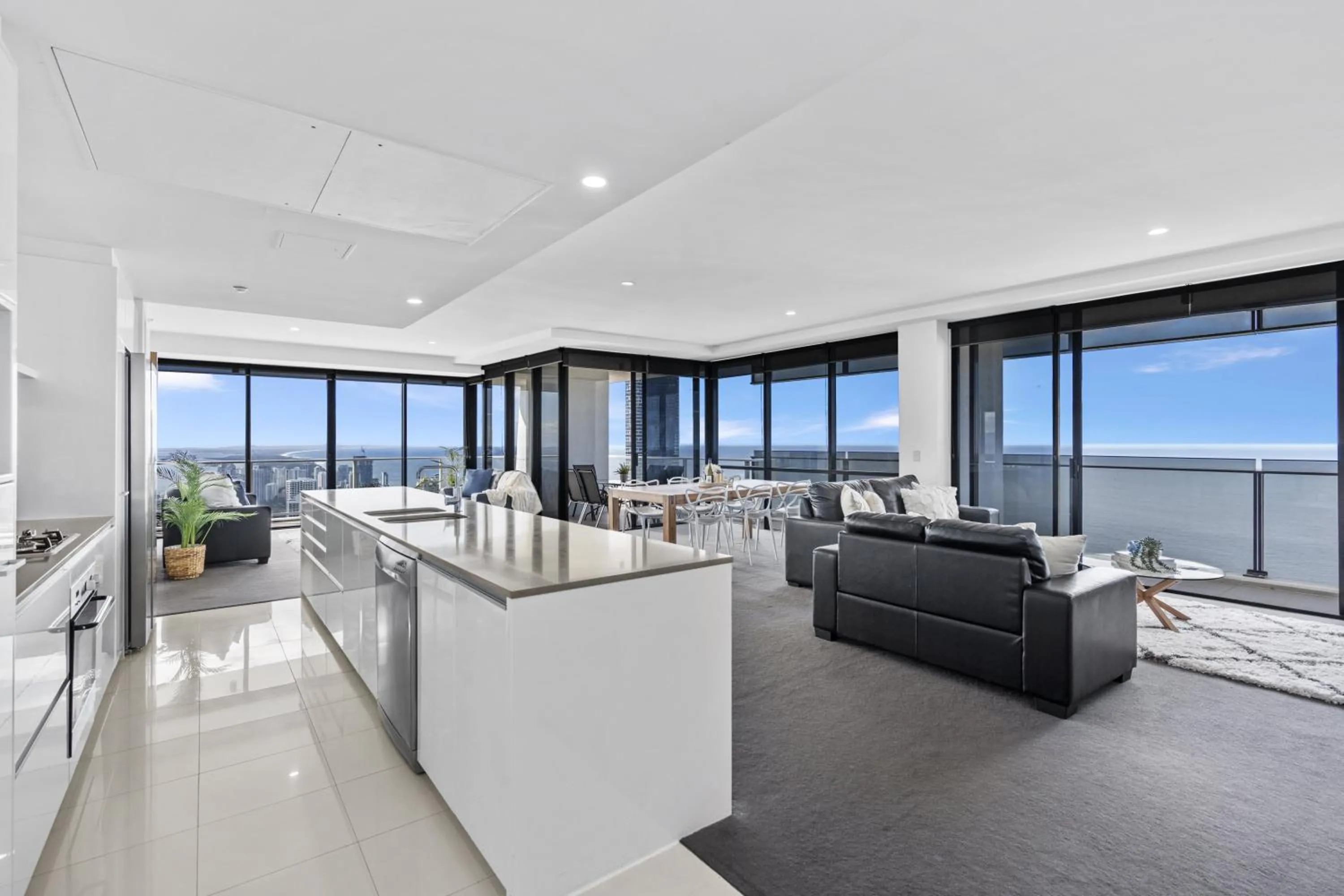 Kitchen or kitchenette in Circle on Cavill - QStay