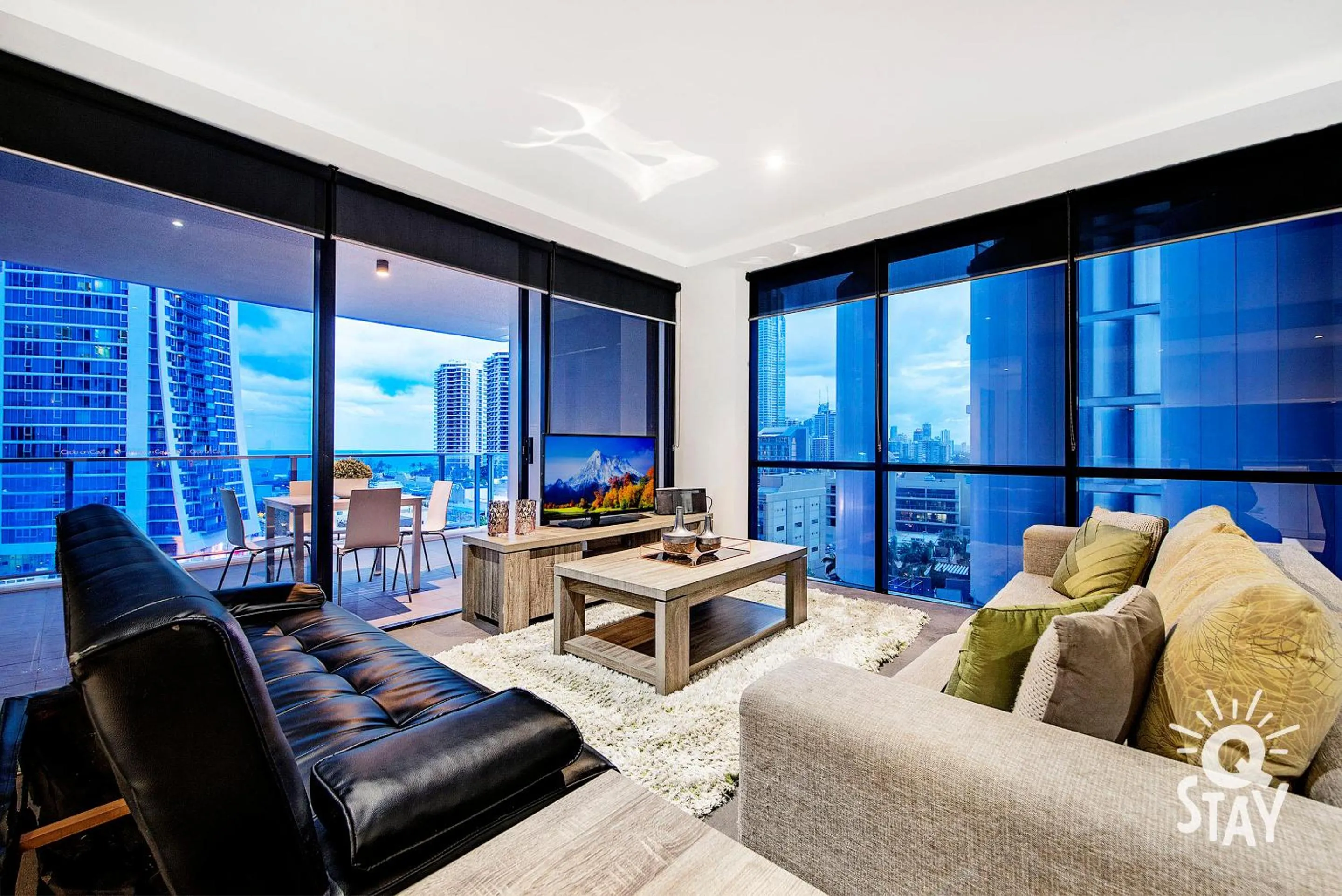 Living room in Circle on Cavill - QStay