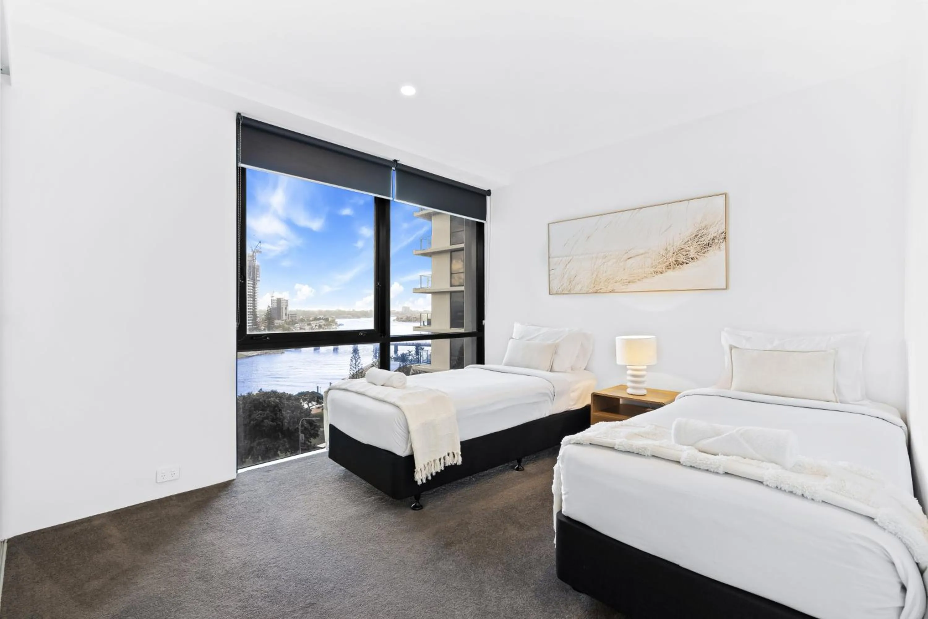 Bedroom, Bed in Circle on Cavill - QStay