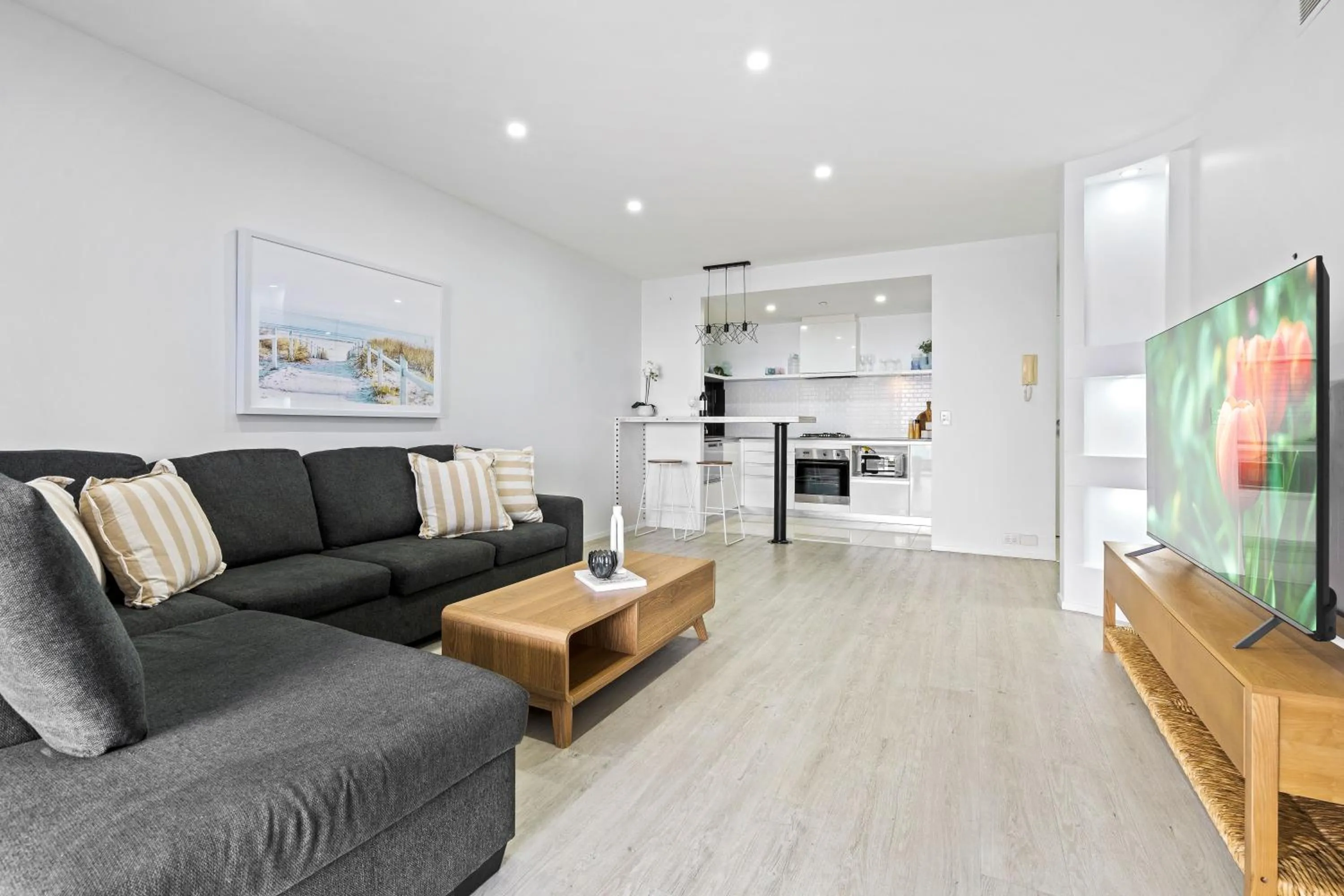 Living room in Circle on Cavill - QStay