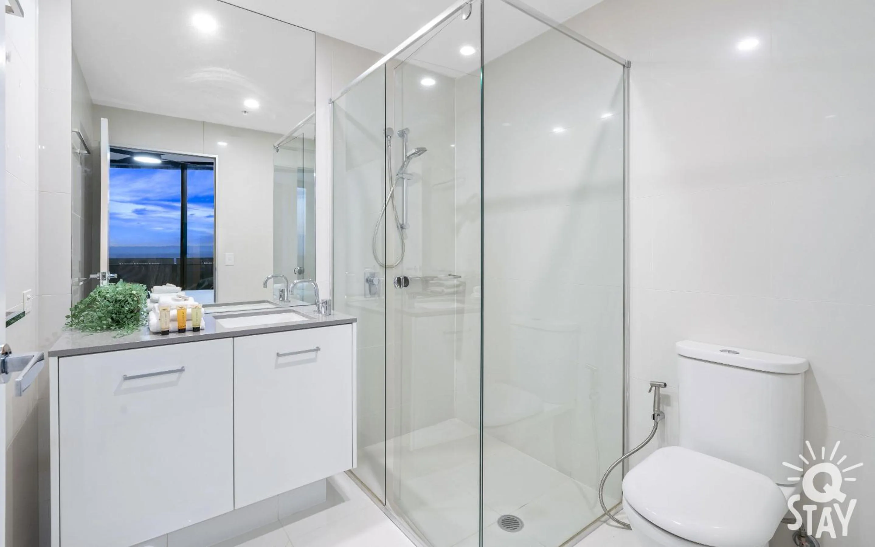 Bathroom in Circle on Cavill - QStay