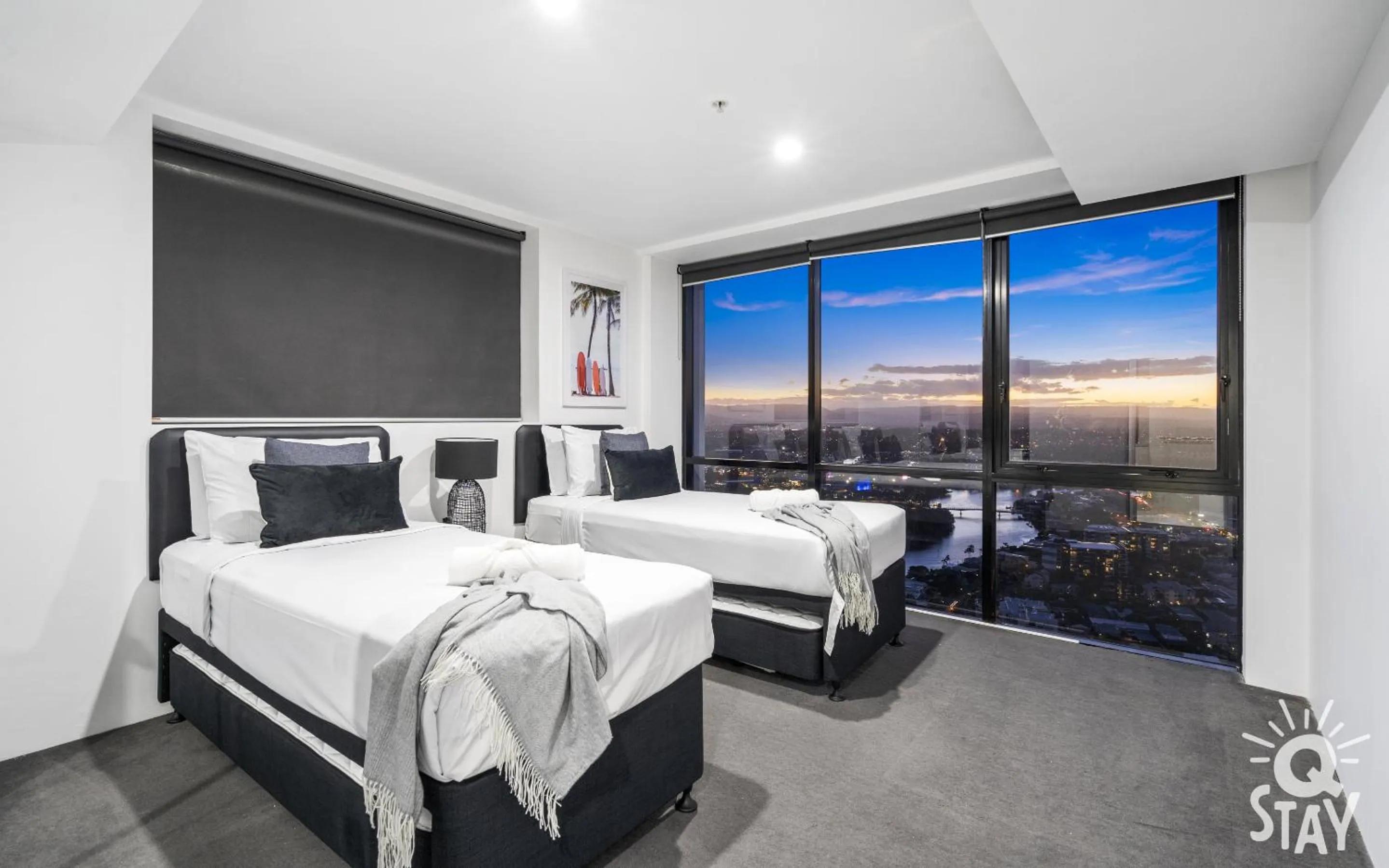 Bedroom, Bed in Circle on Cavill - QStay