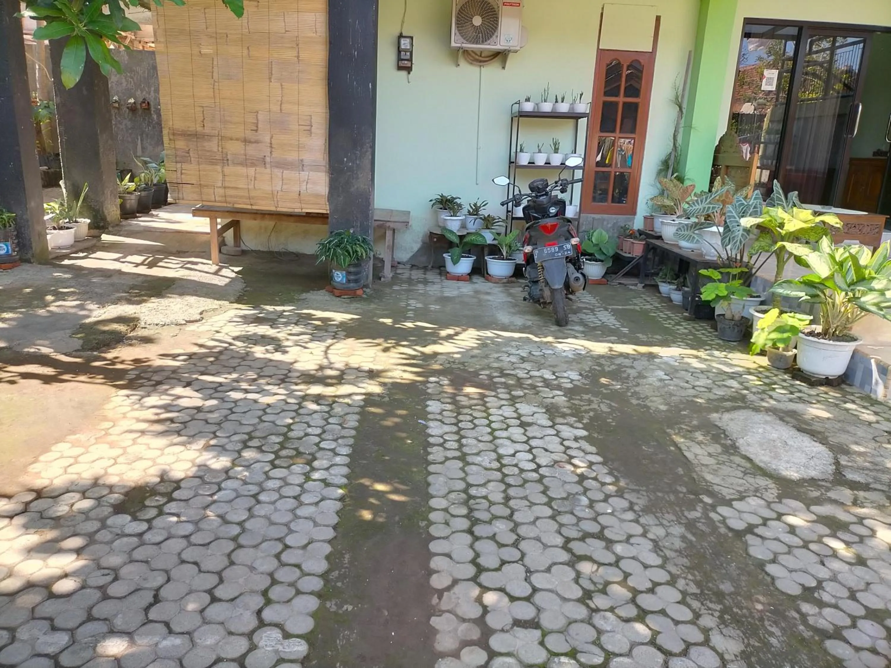 Parking in Kendang Kempul Hostel