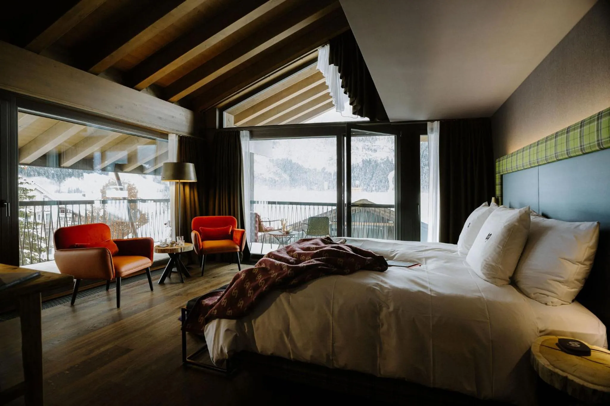 Corner Room with Eiger View in Bergwelt Grindelwald - Alpine Design Resort